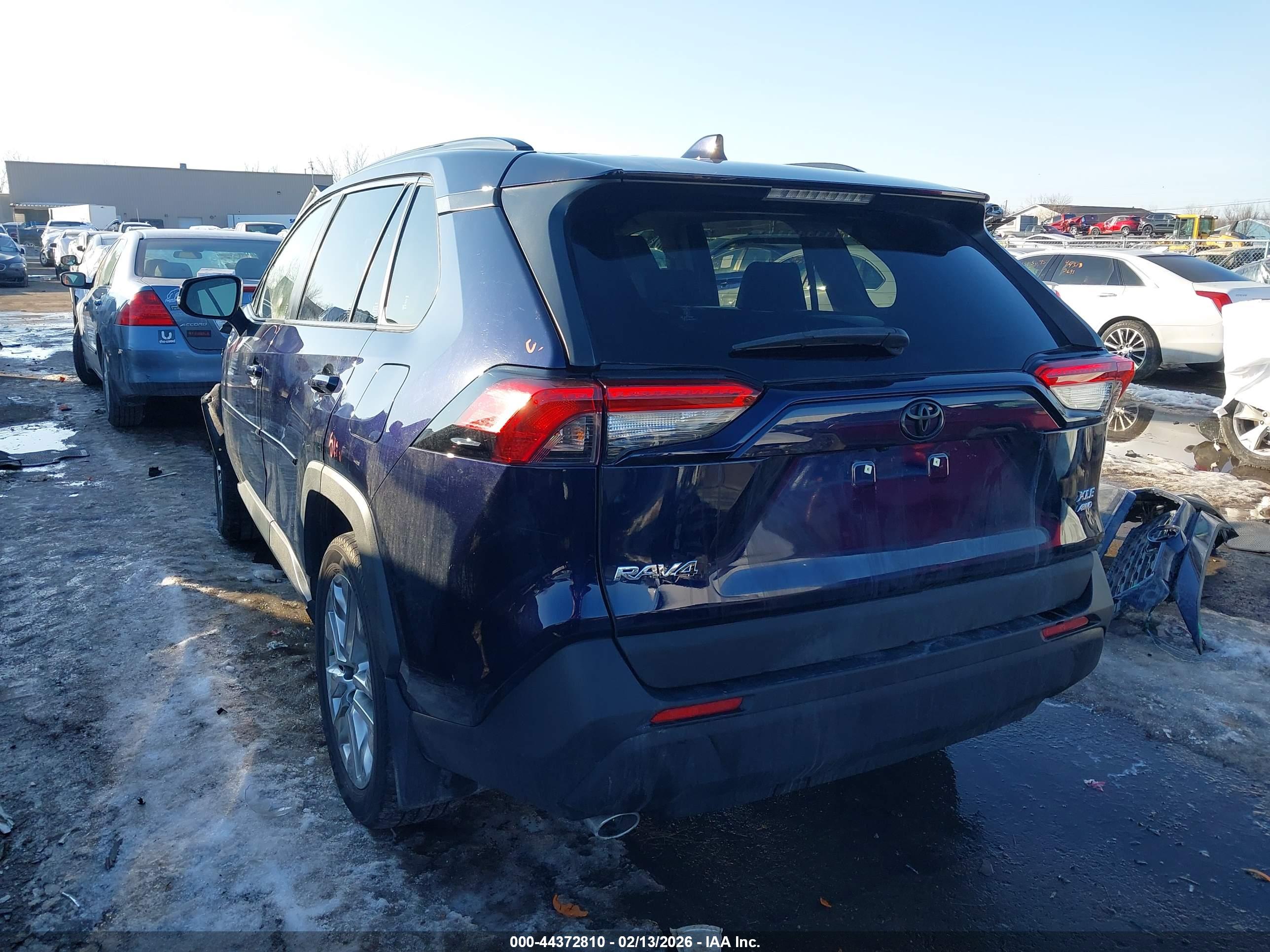 TOYOTA RAV4 image 3