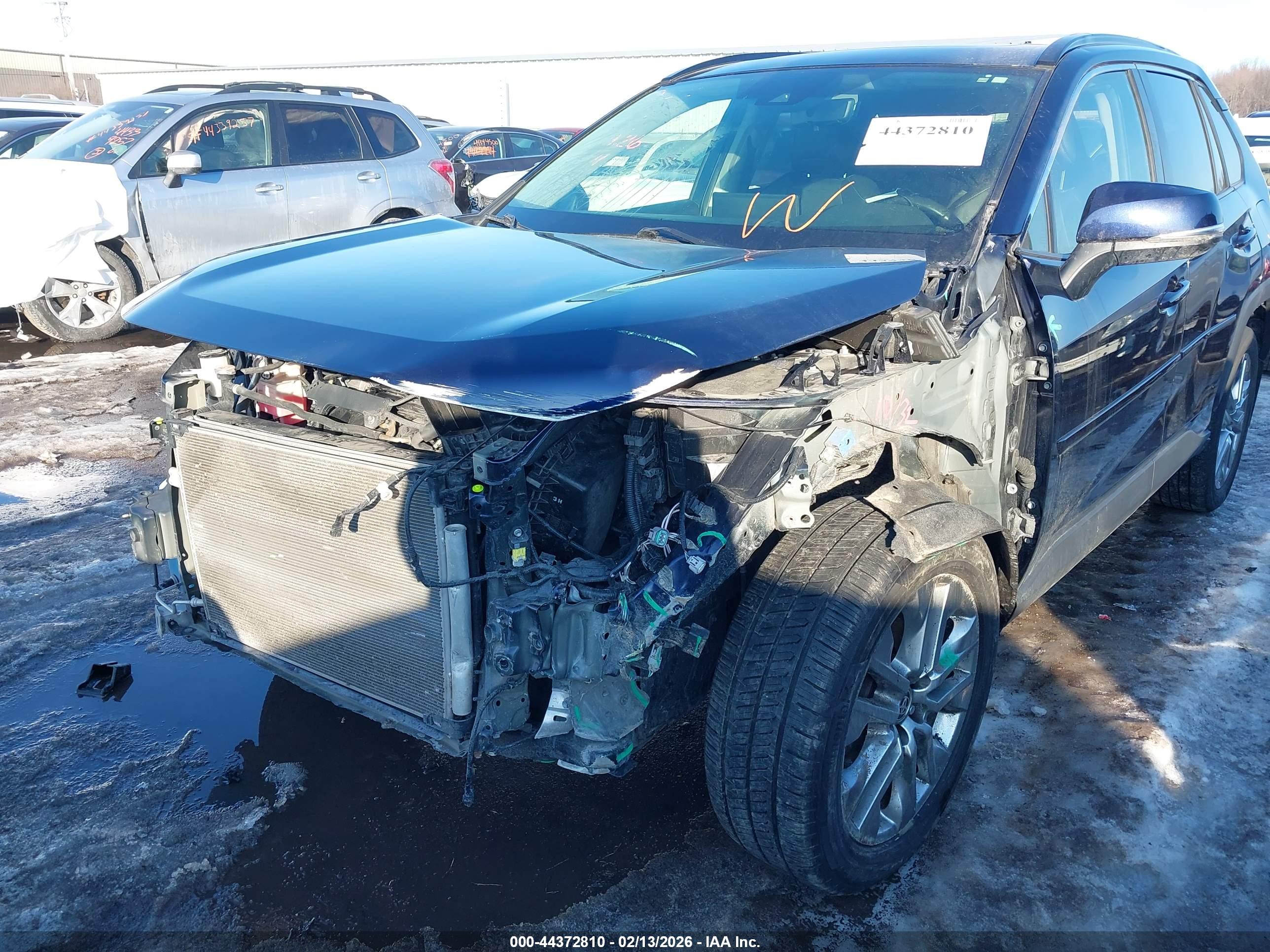 TOYOTA RAV4 image 6