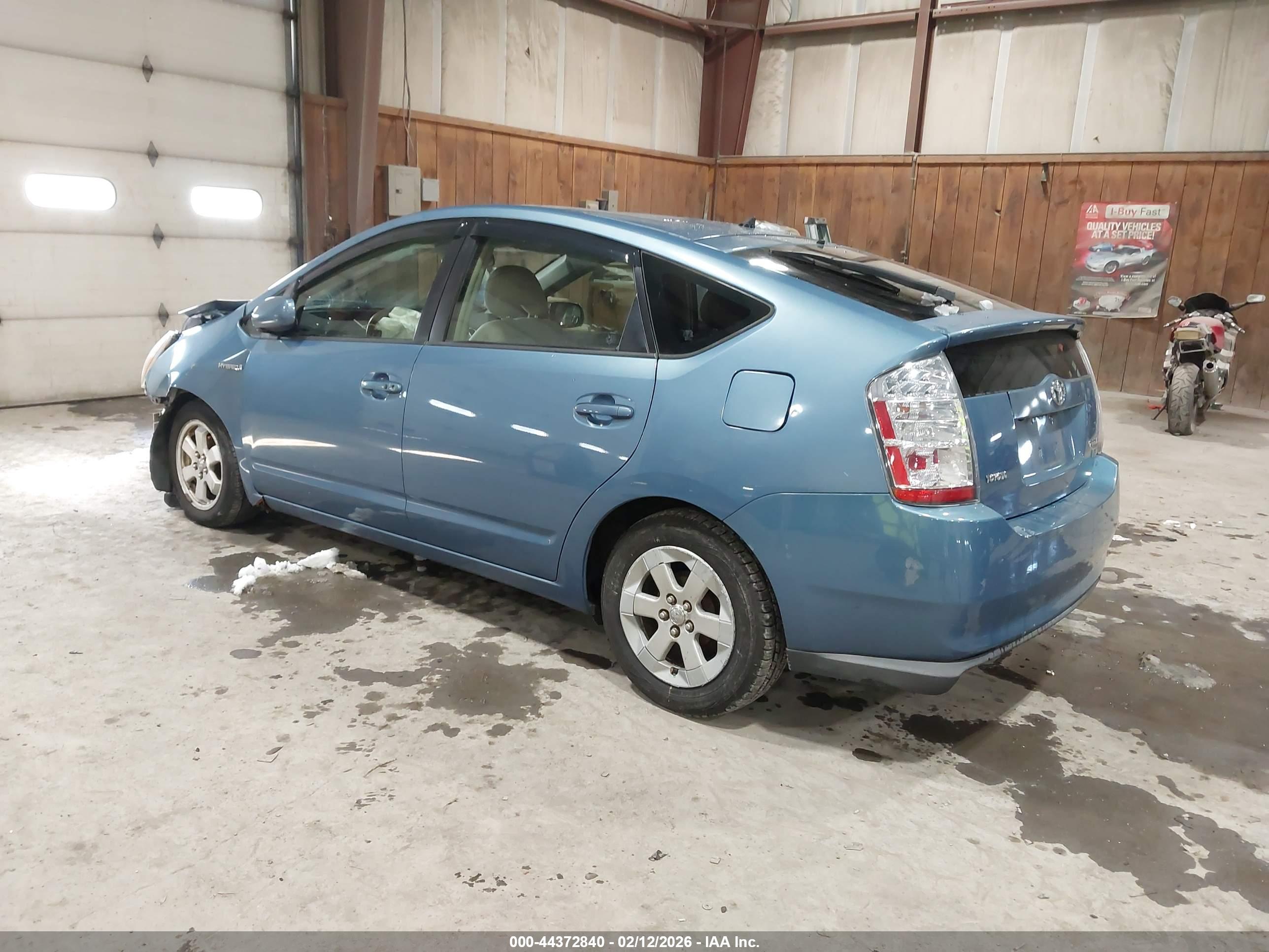TOYOTA PRIUS image 3