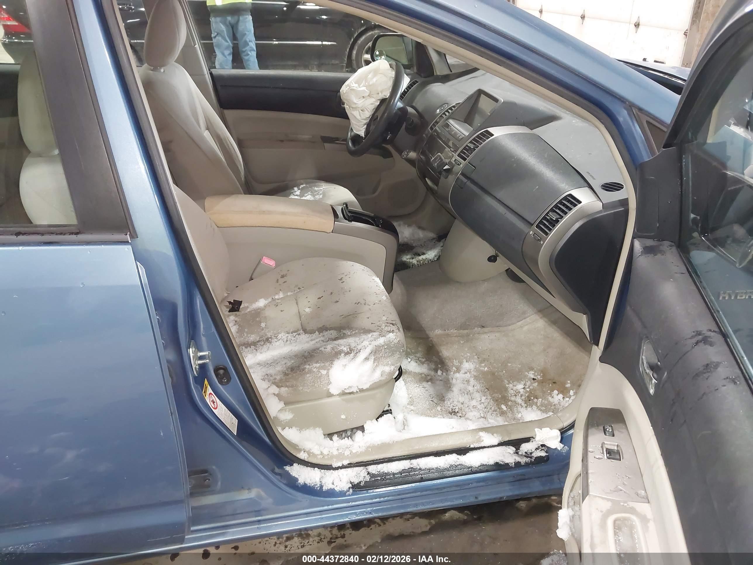 TOYOTA PRIUS image 5