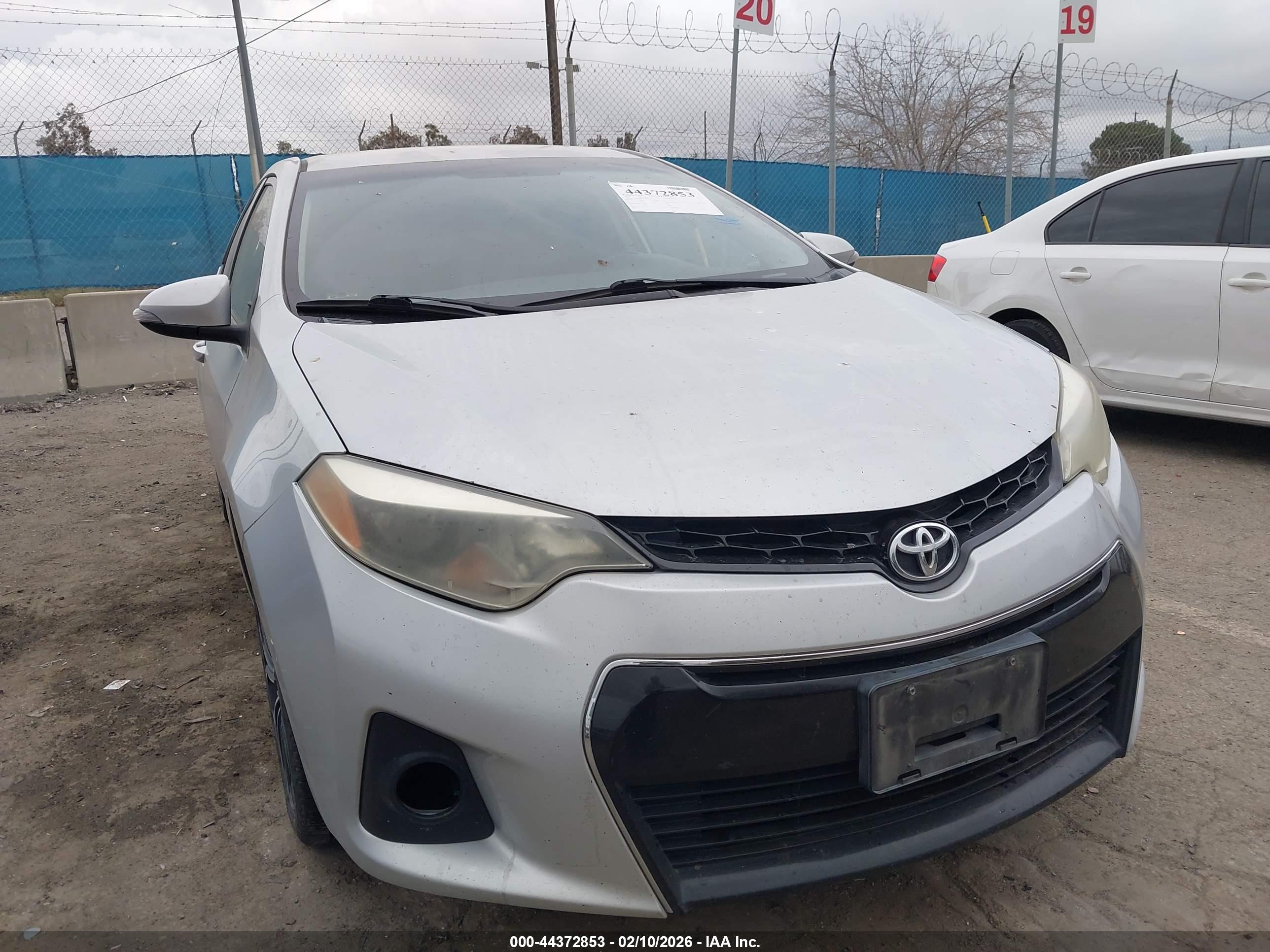 TOYOTA COROLLA image 6