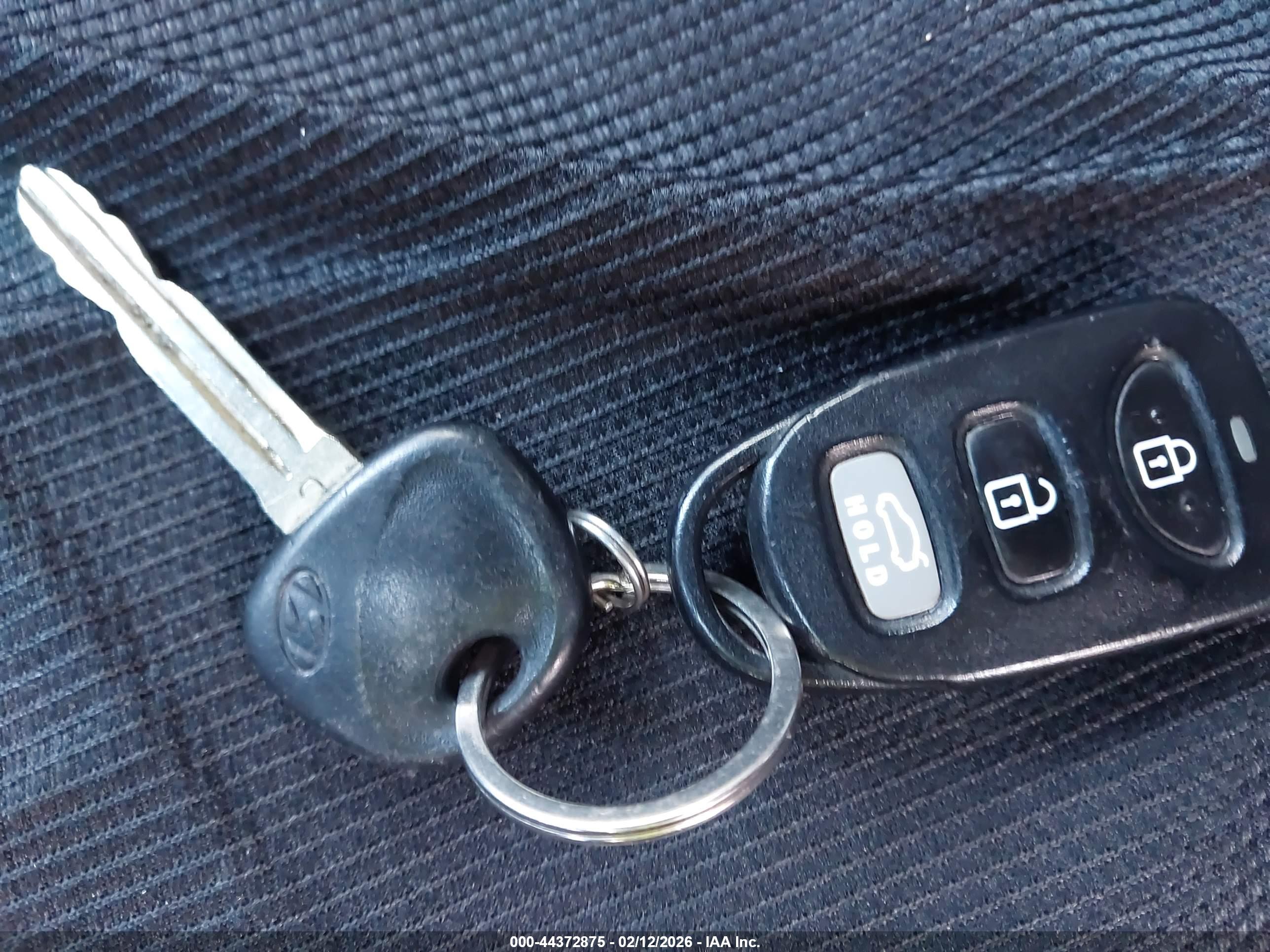 HYUNDAI ELANTRA image 11
