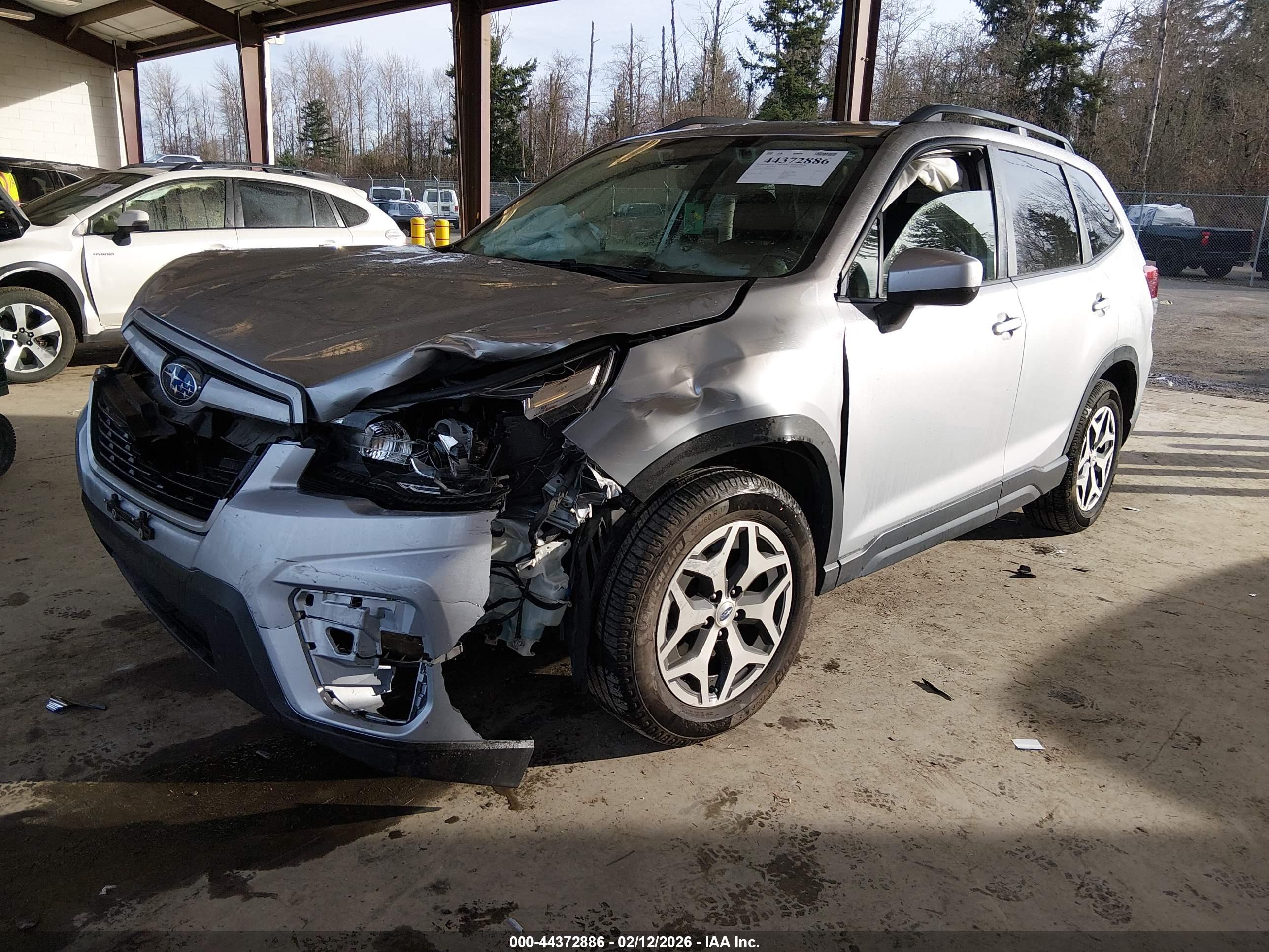 SUBARU FORESTER image 2