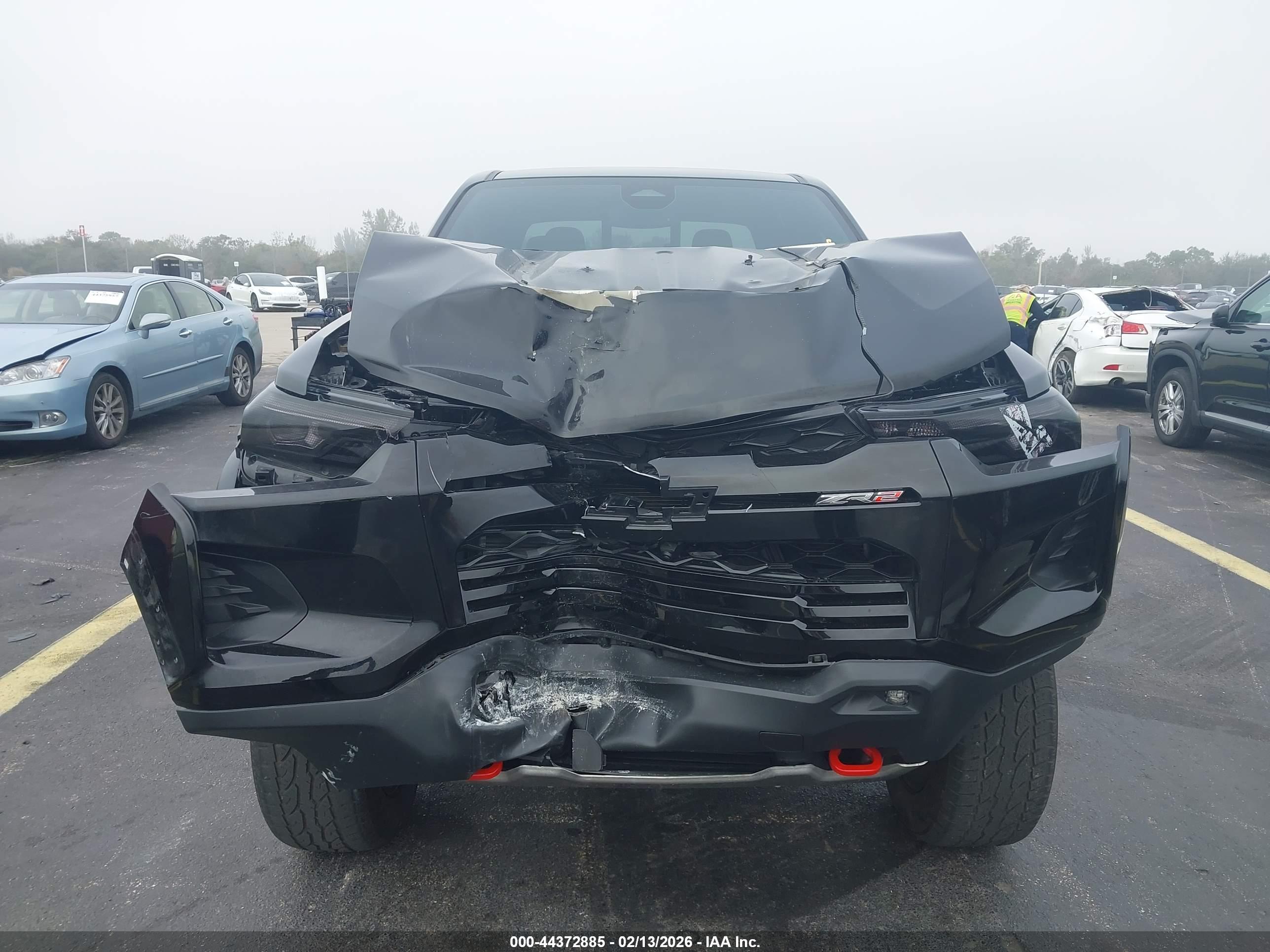 CHEVROLET COLORADO image 6