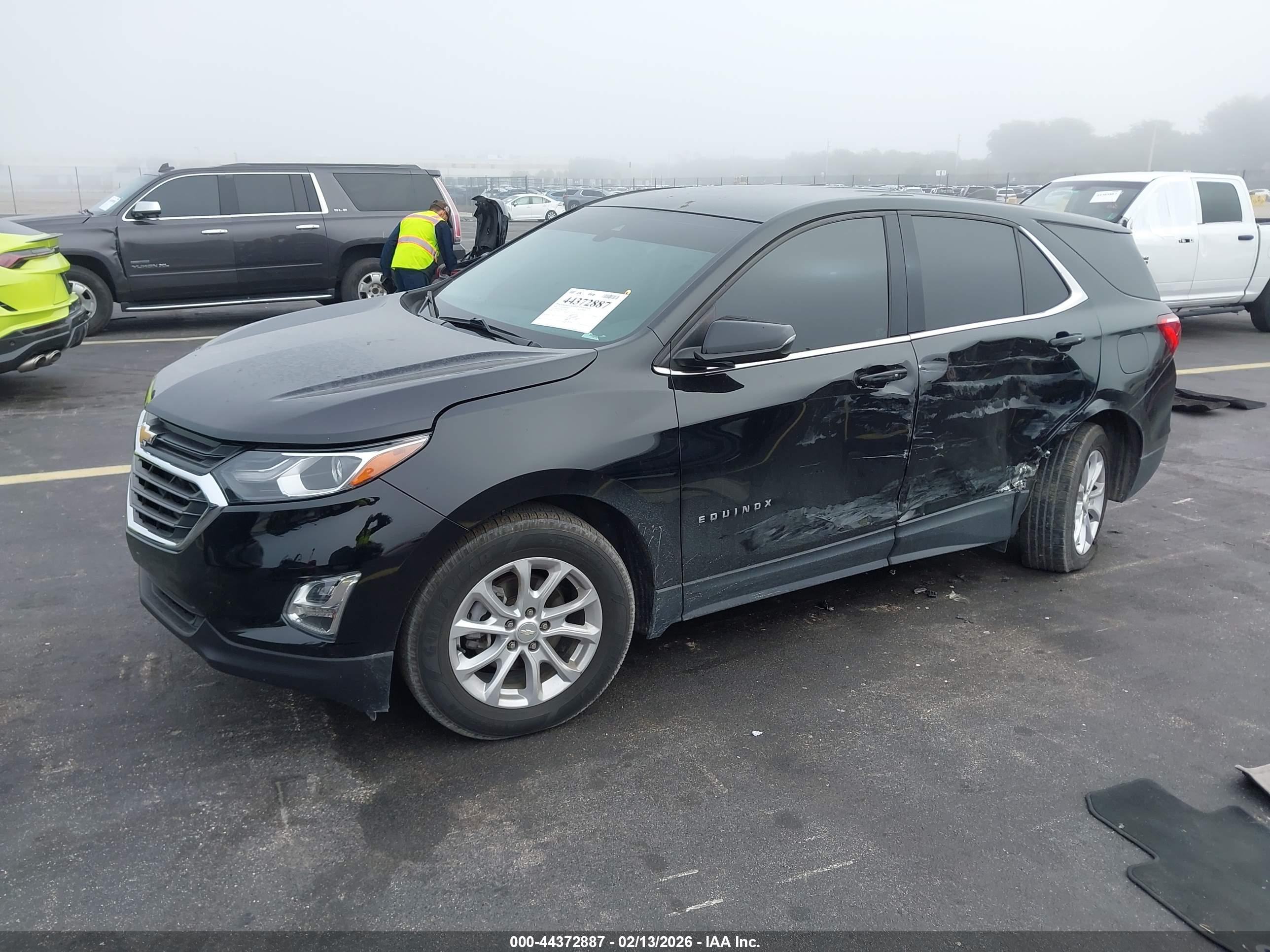CHEVROLET EQUINOX image 2
