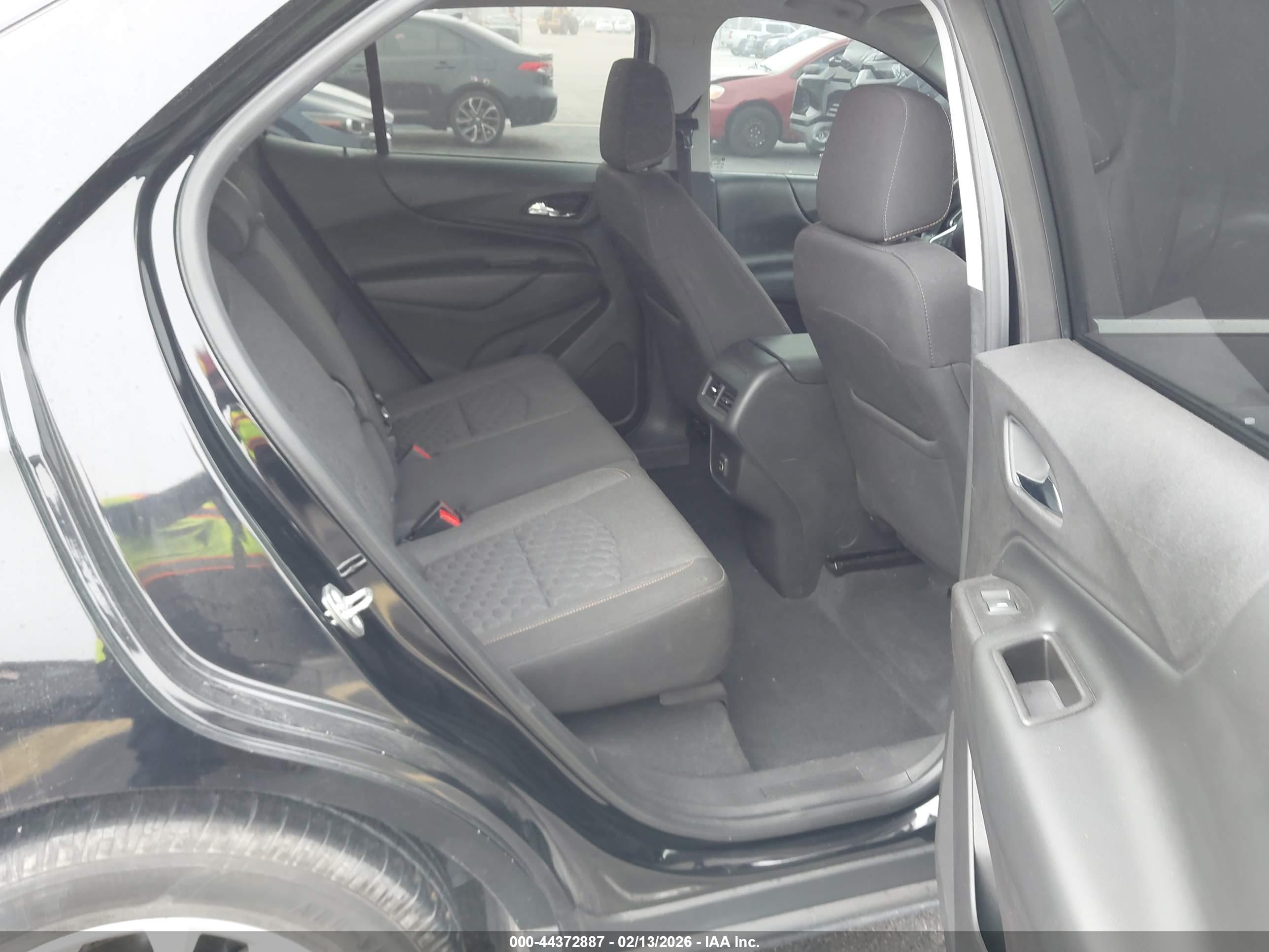CHEVROLET EQUINOX image 8