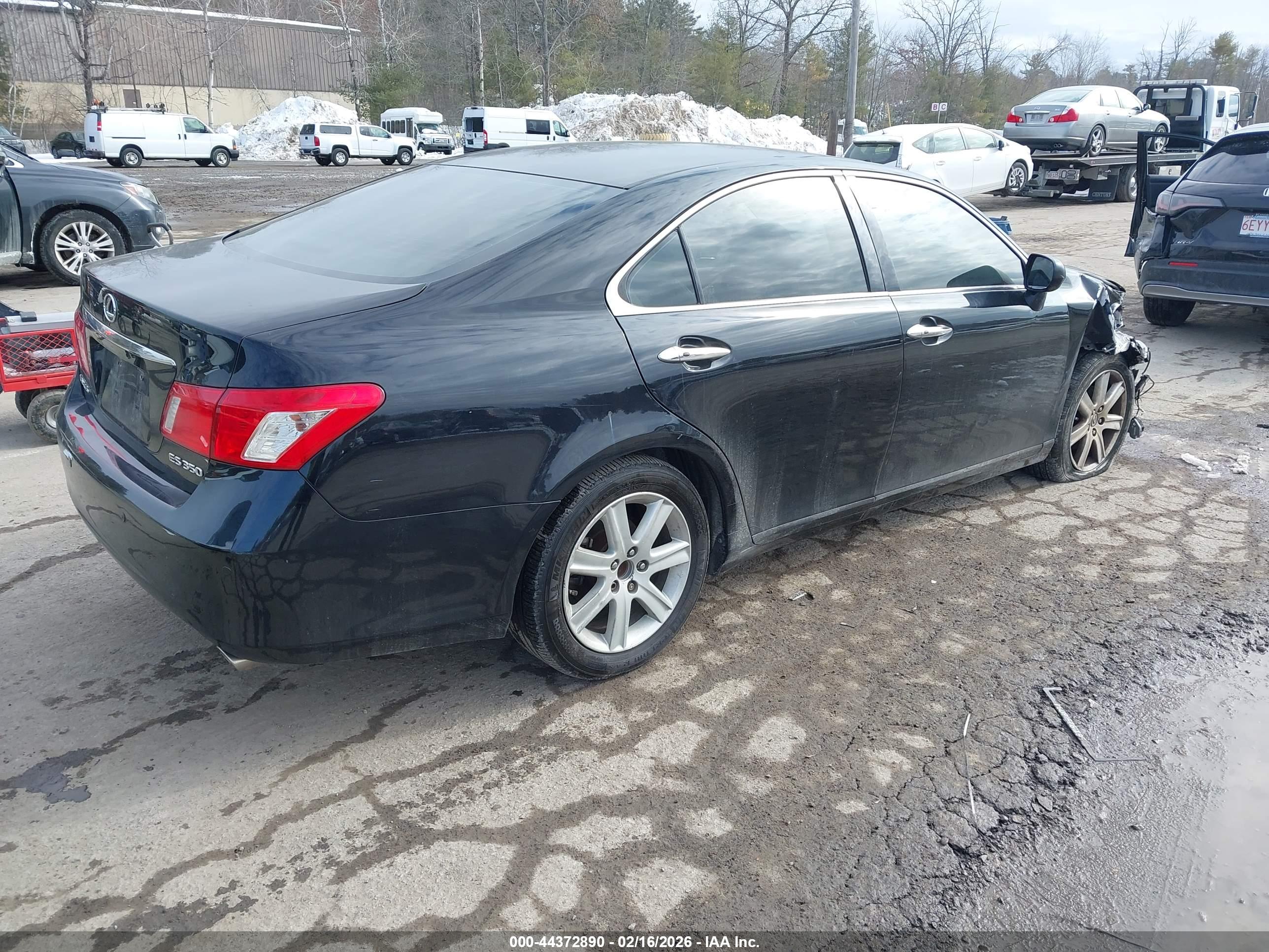 LEXUS ES image 4