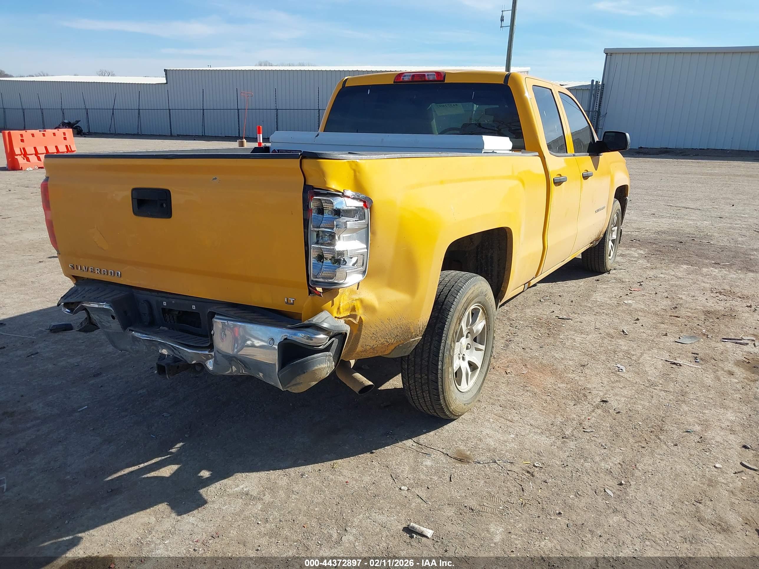 CHEVROLET SILVERADO image 4