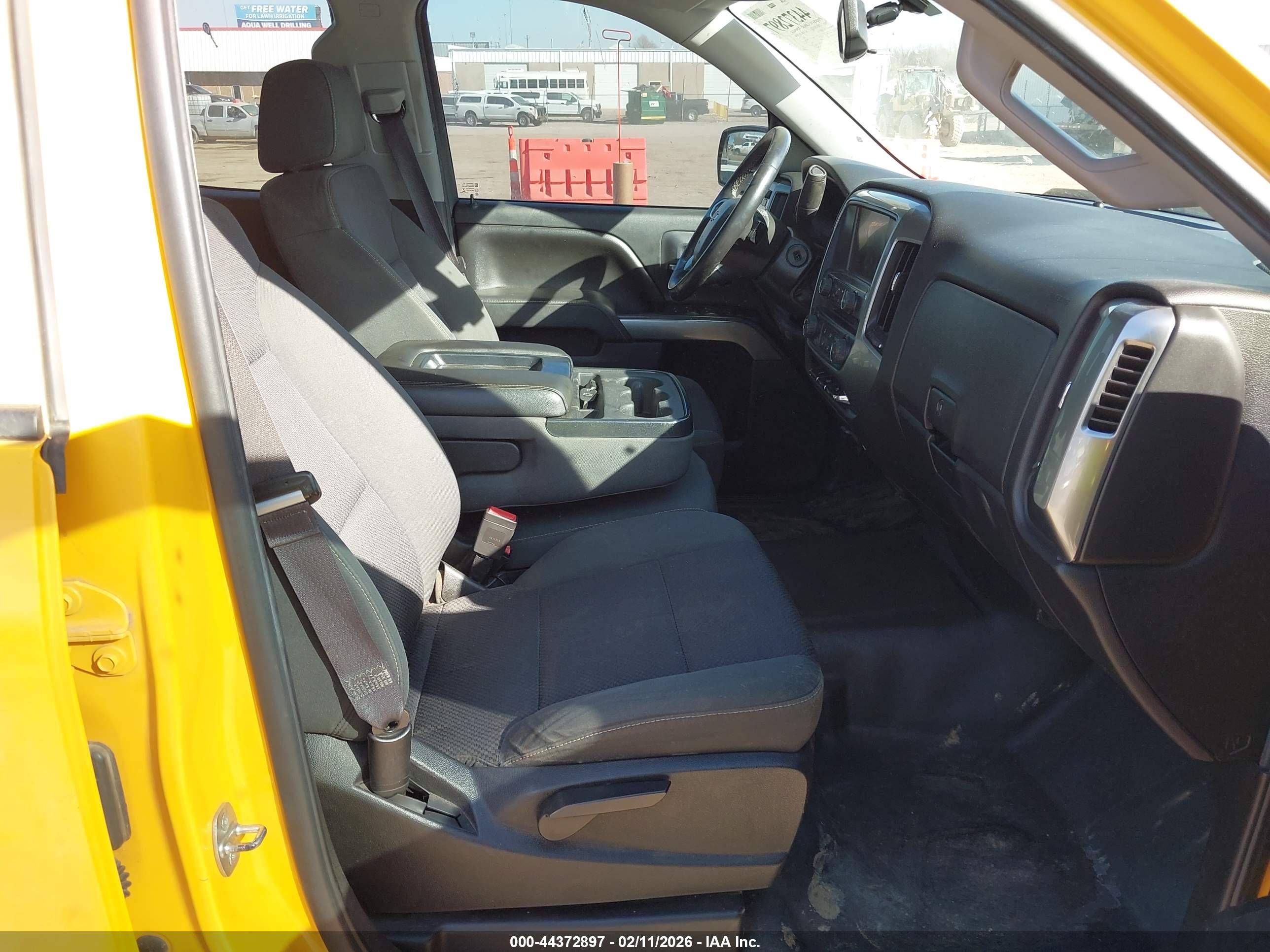 CHEVROLET SILVERADO image 5