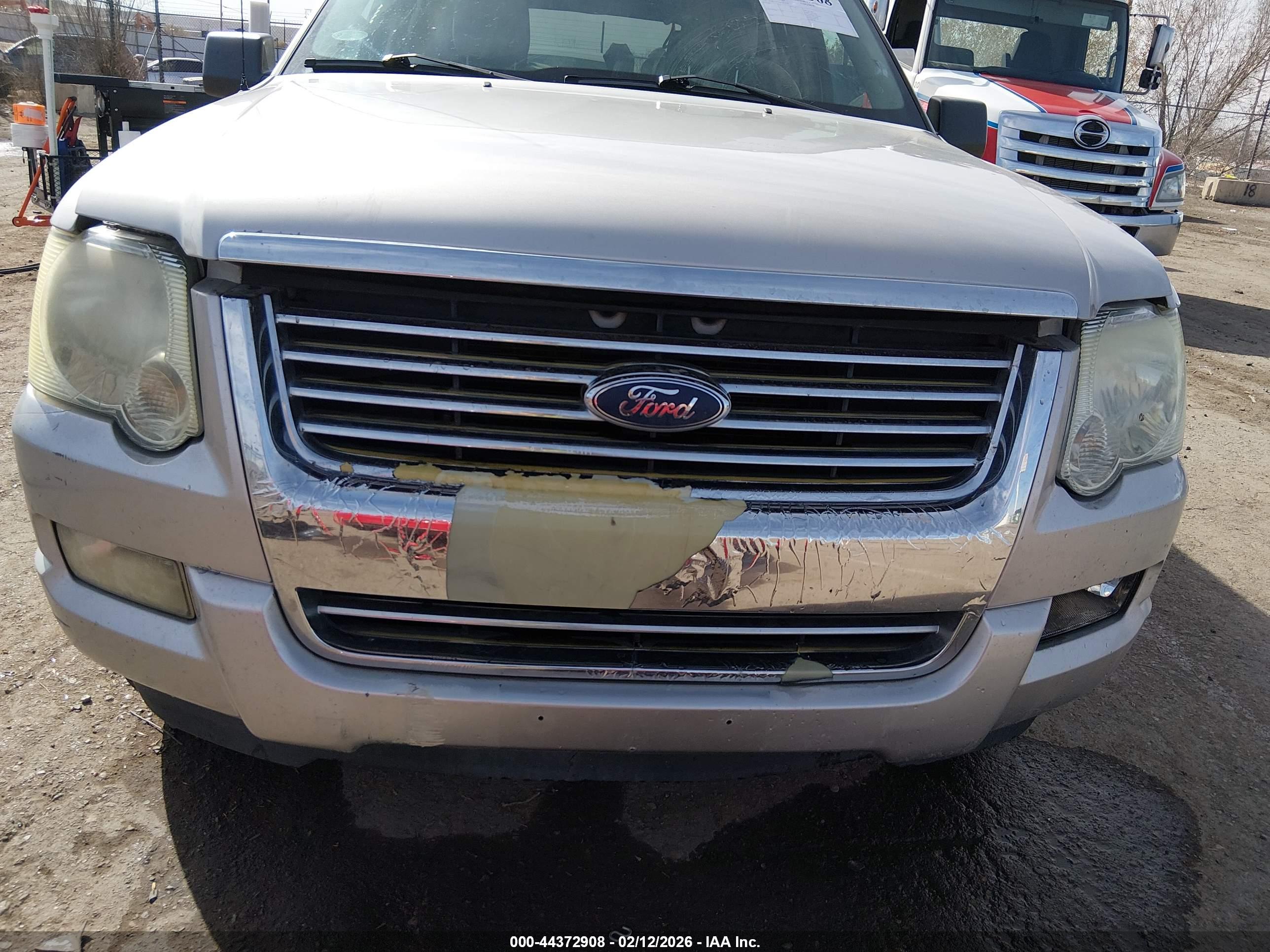 FORD EXPLORER image 6