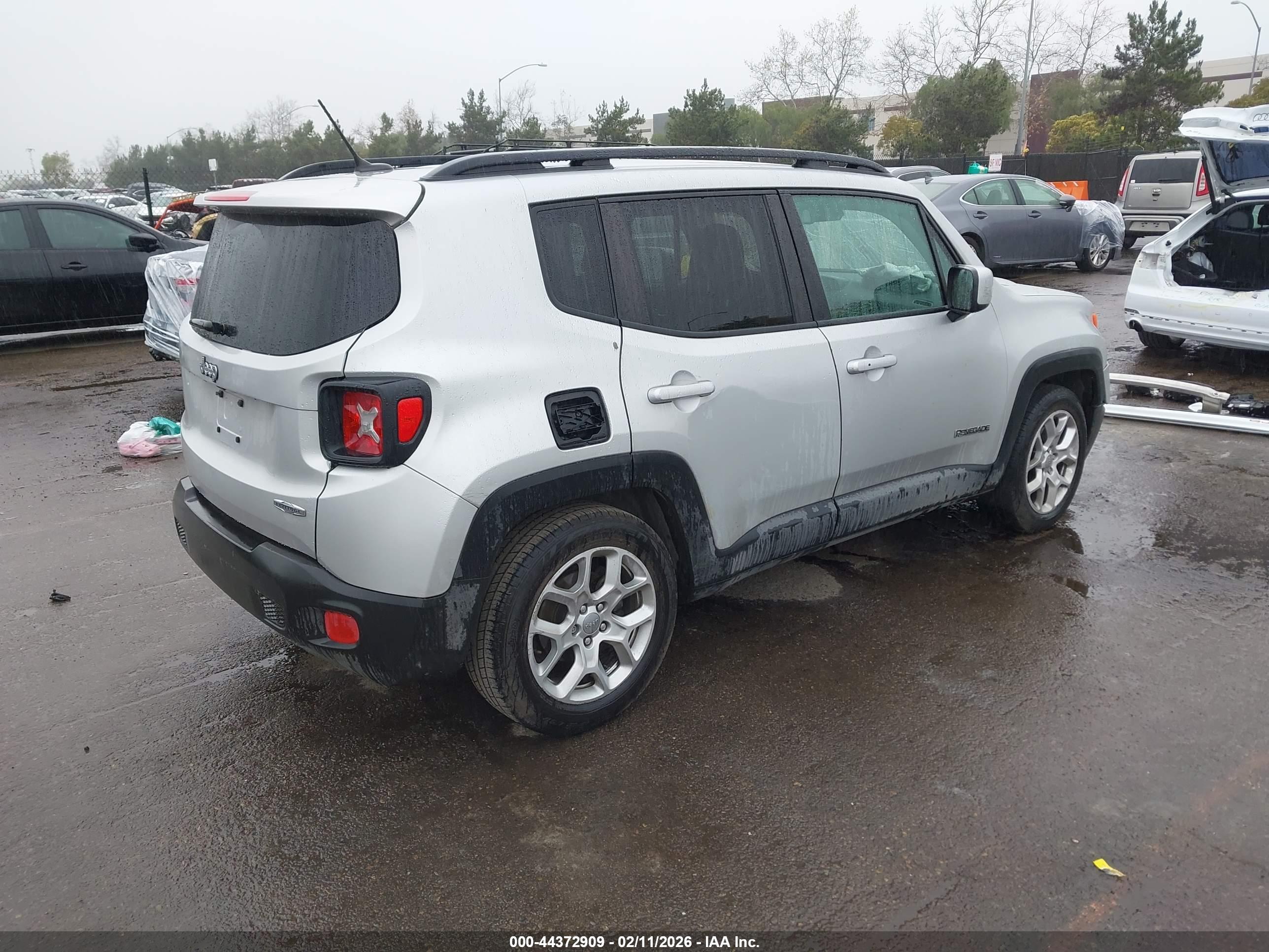 JEEP RENEGADE image 4