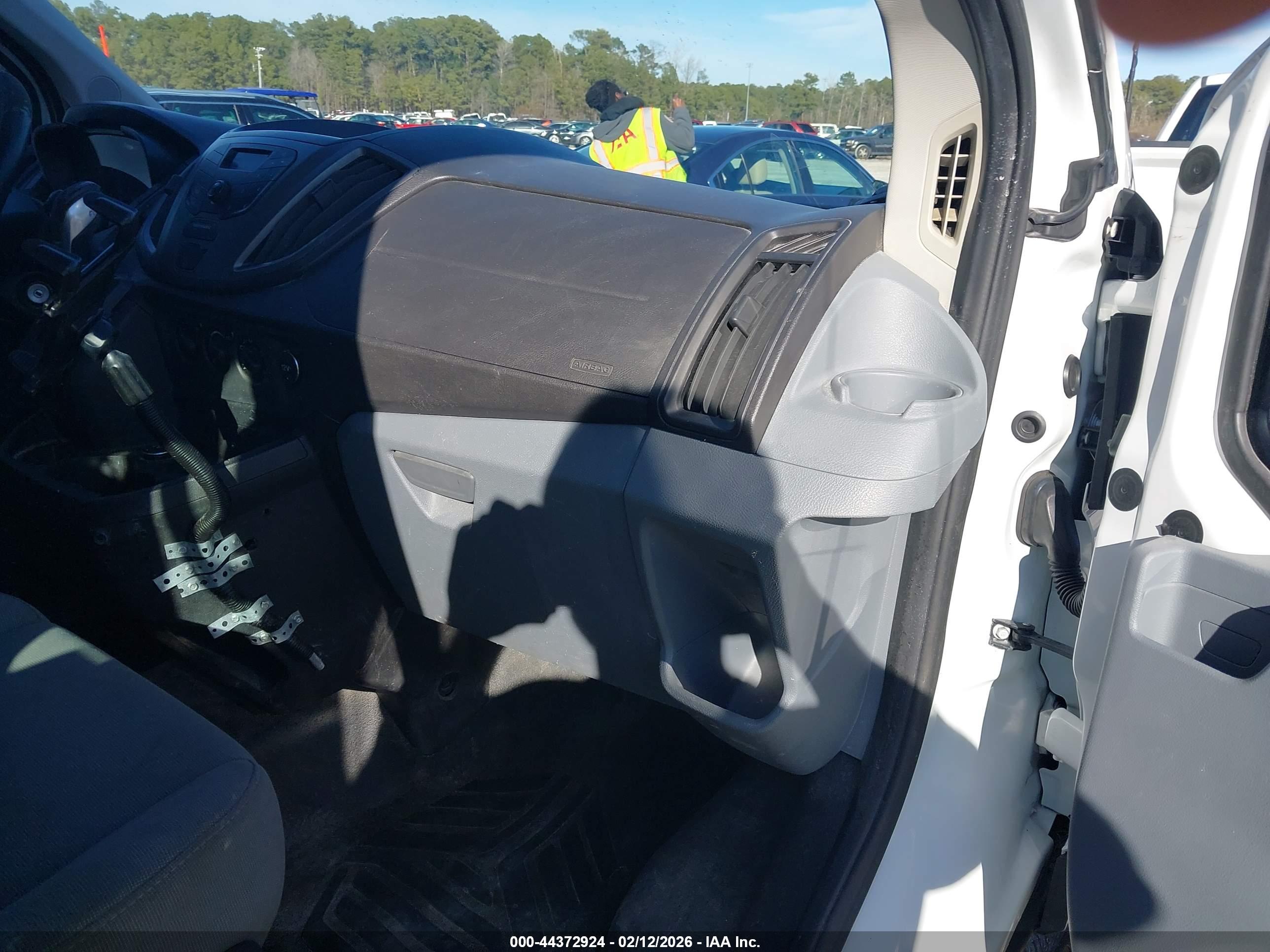 FORD TRANSIT-250 image 5