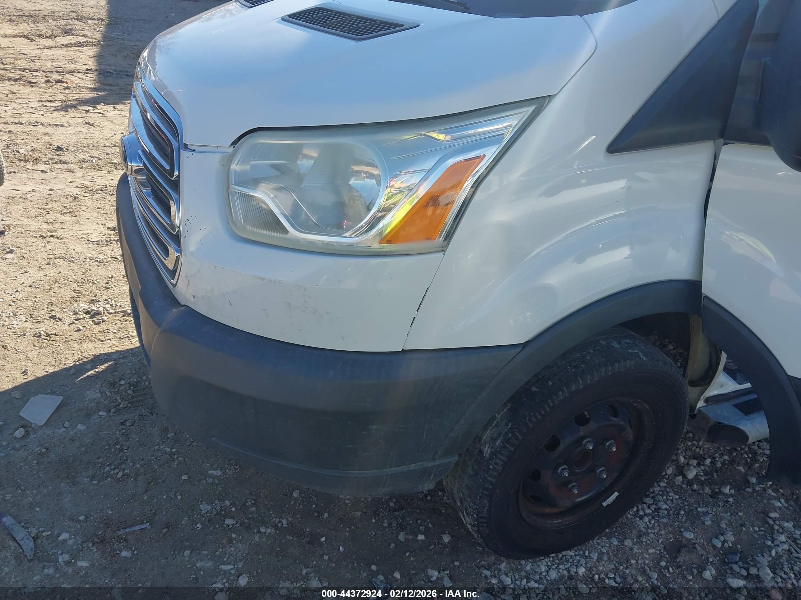 FORD TRANSIT-250 image 6