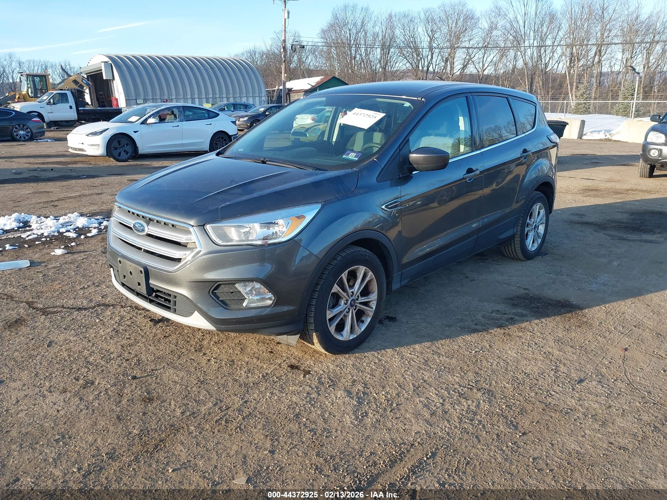FORD ESCAPE image 2