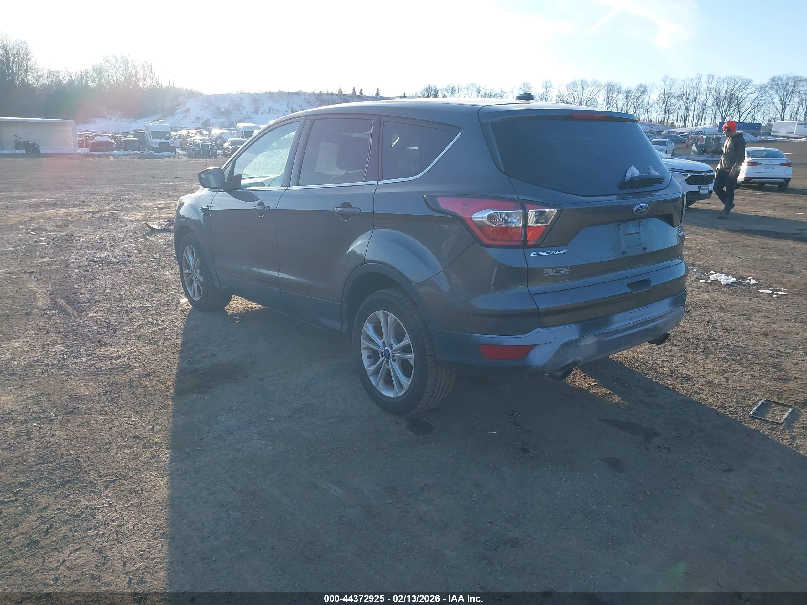FORD ESCAPE image 3