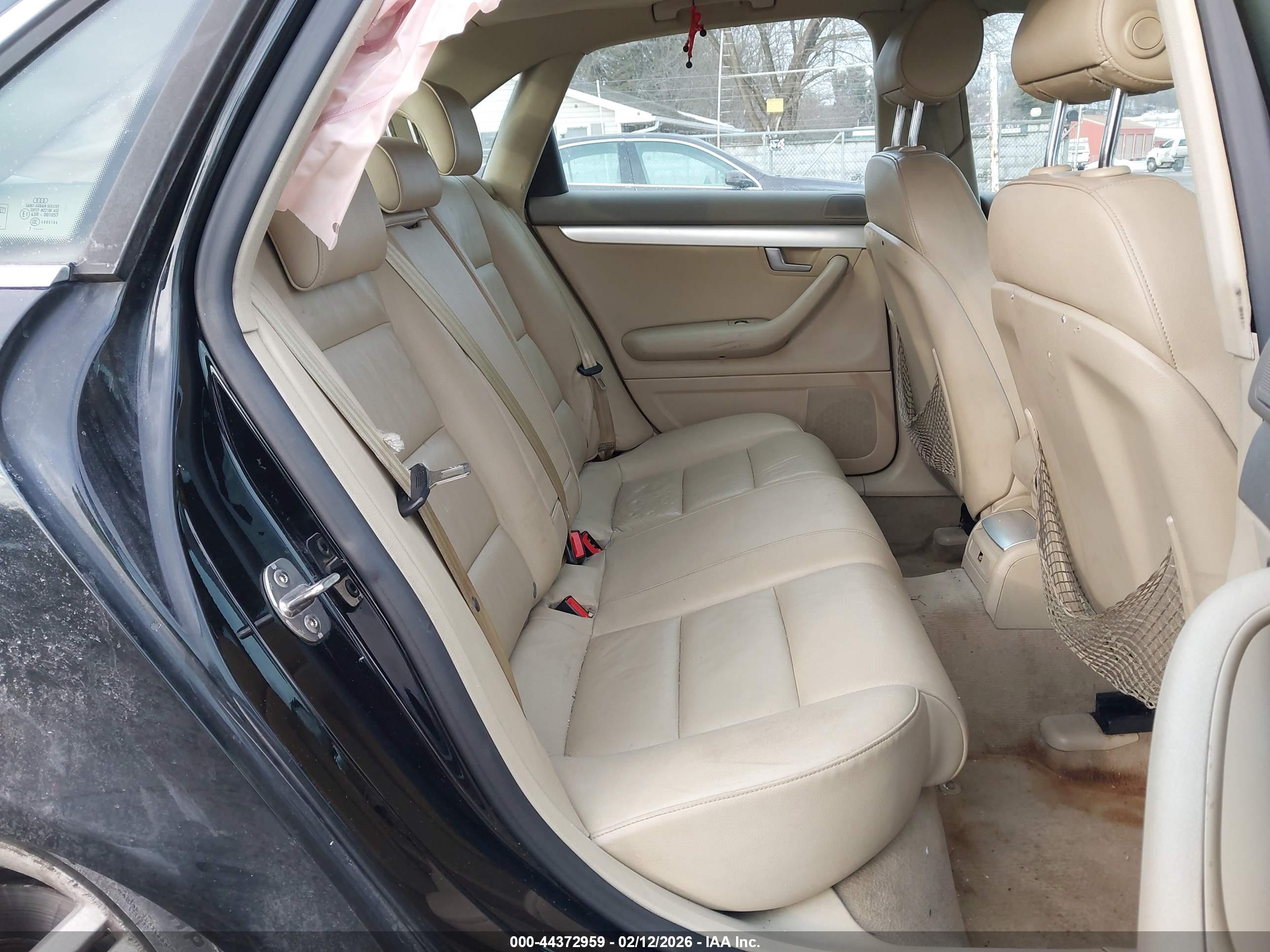 AUDI A4 image 8