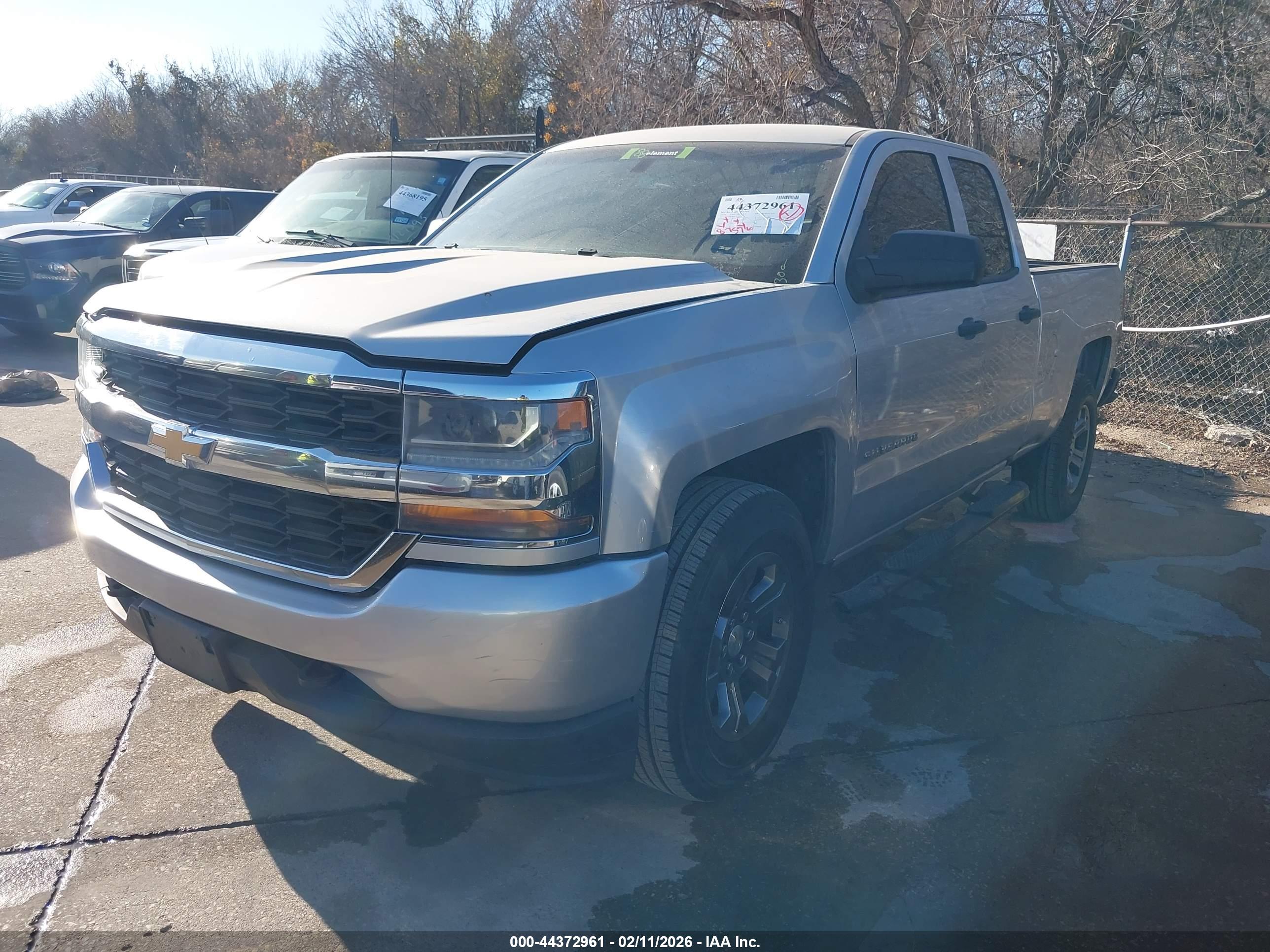 CHEVROLET SILVERADO image 2