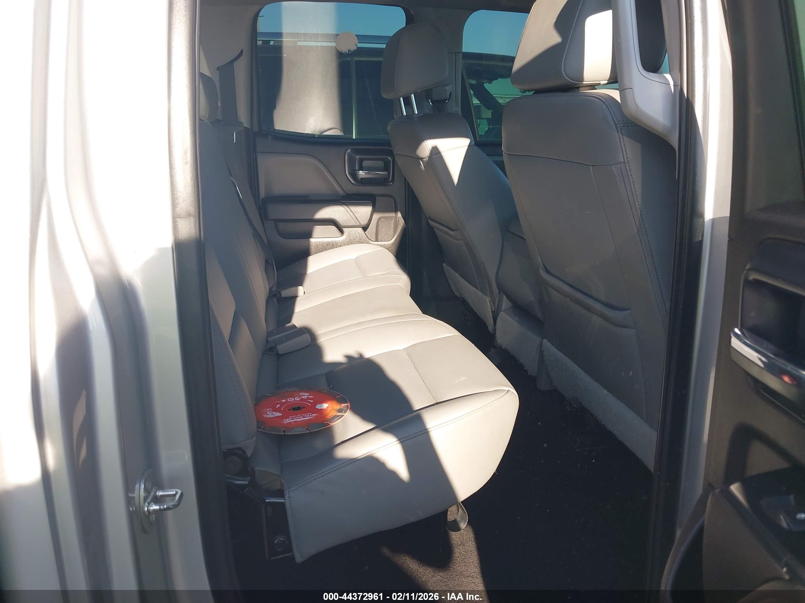 CHEVROLET SILVERADO image 8