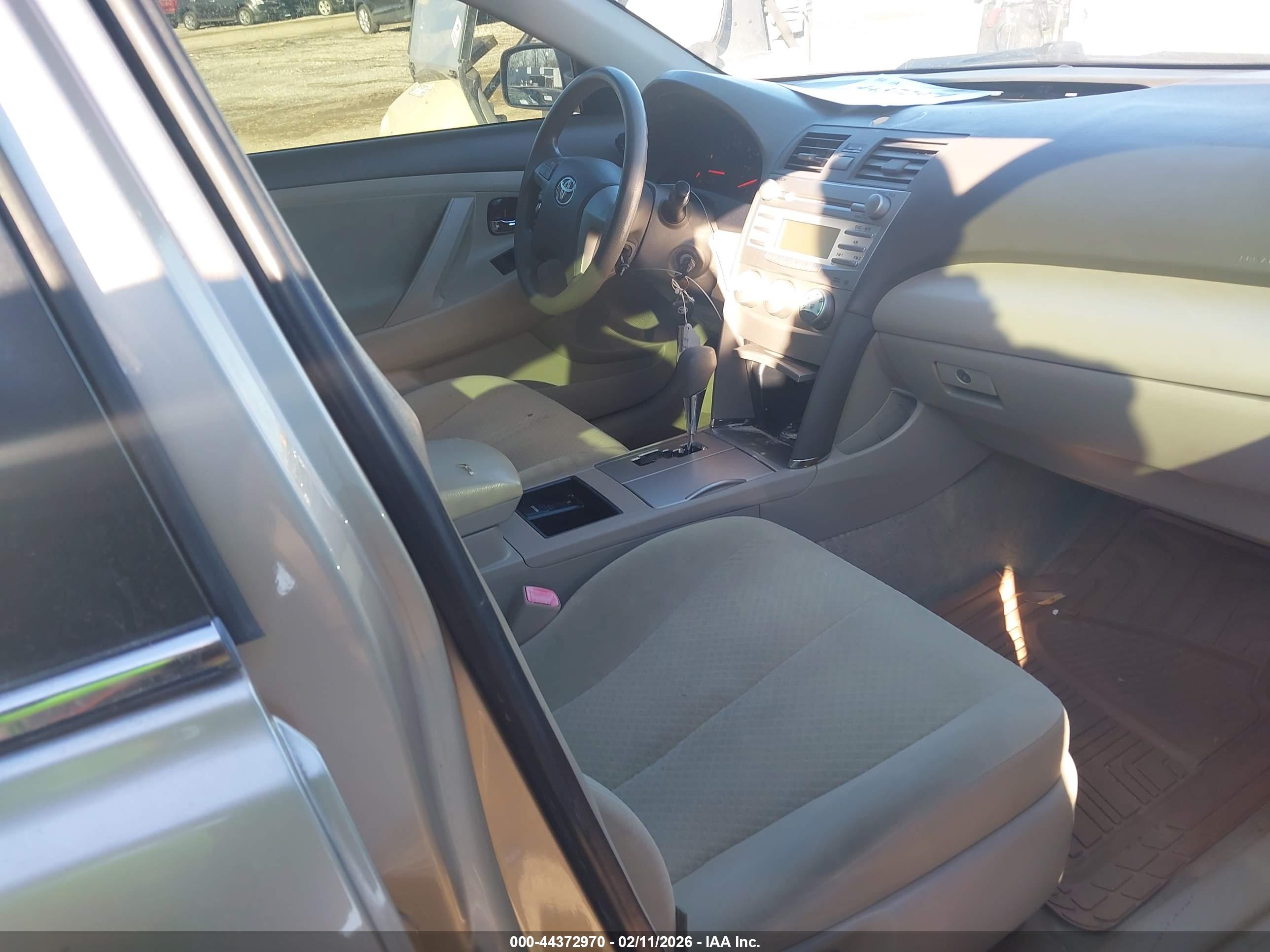 TOYOTA CAMRY image 5