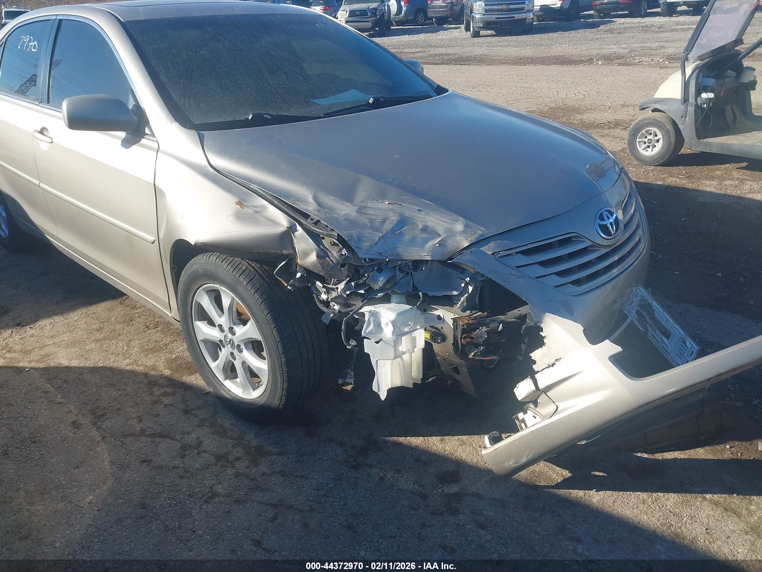TOYOTA CAMRY image 6