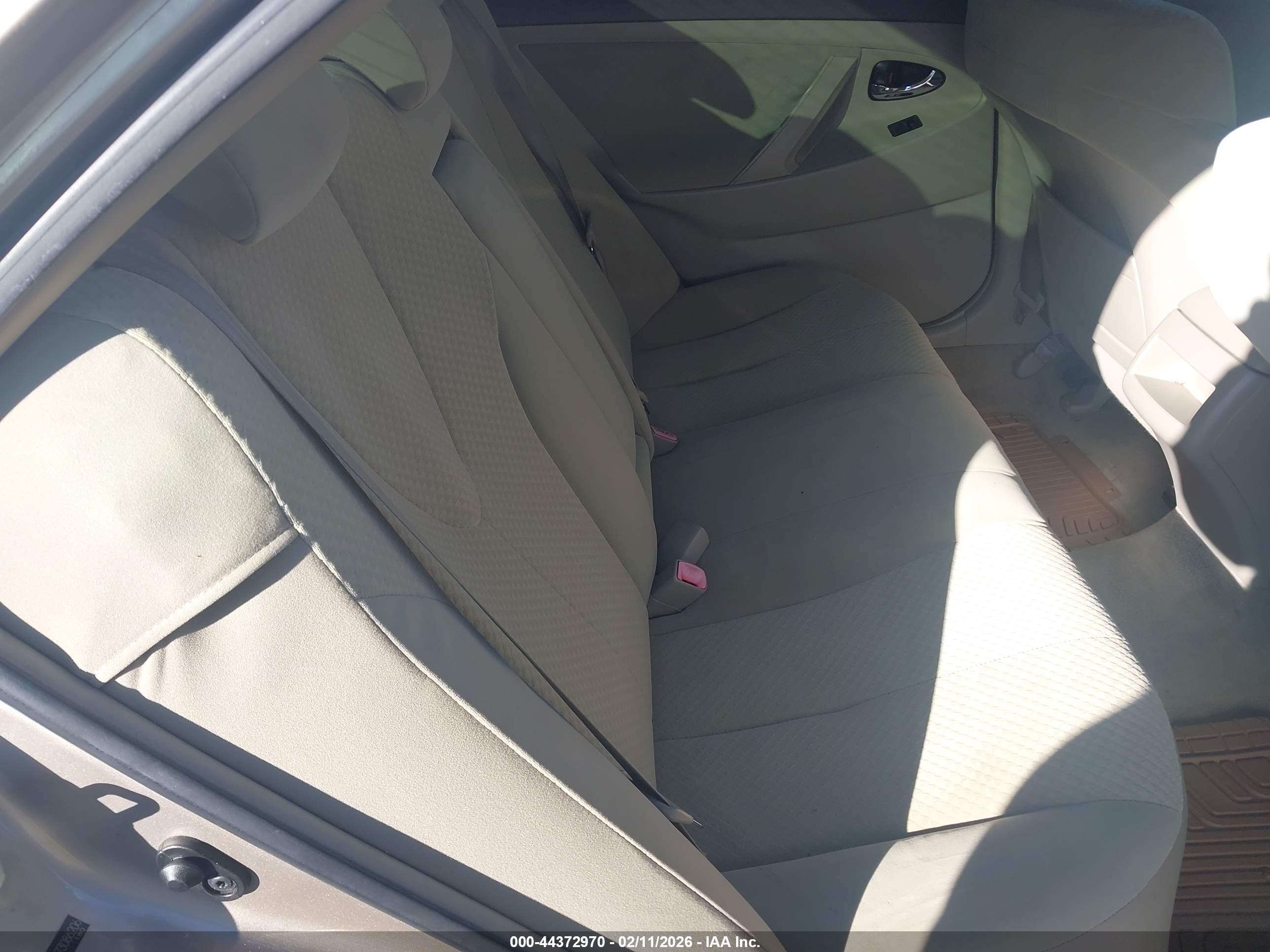 TOYOTA CAMRY image 8