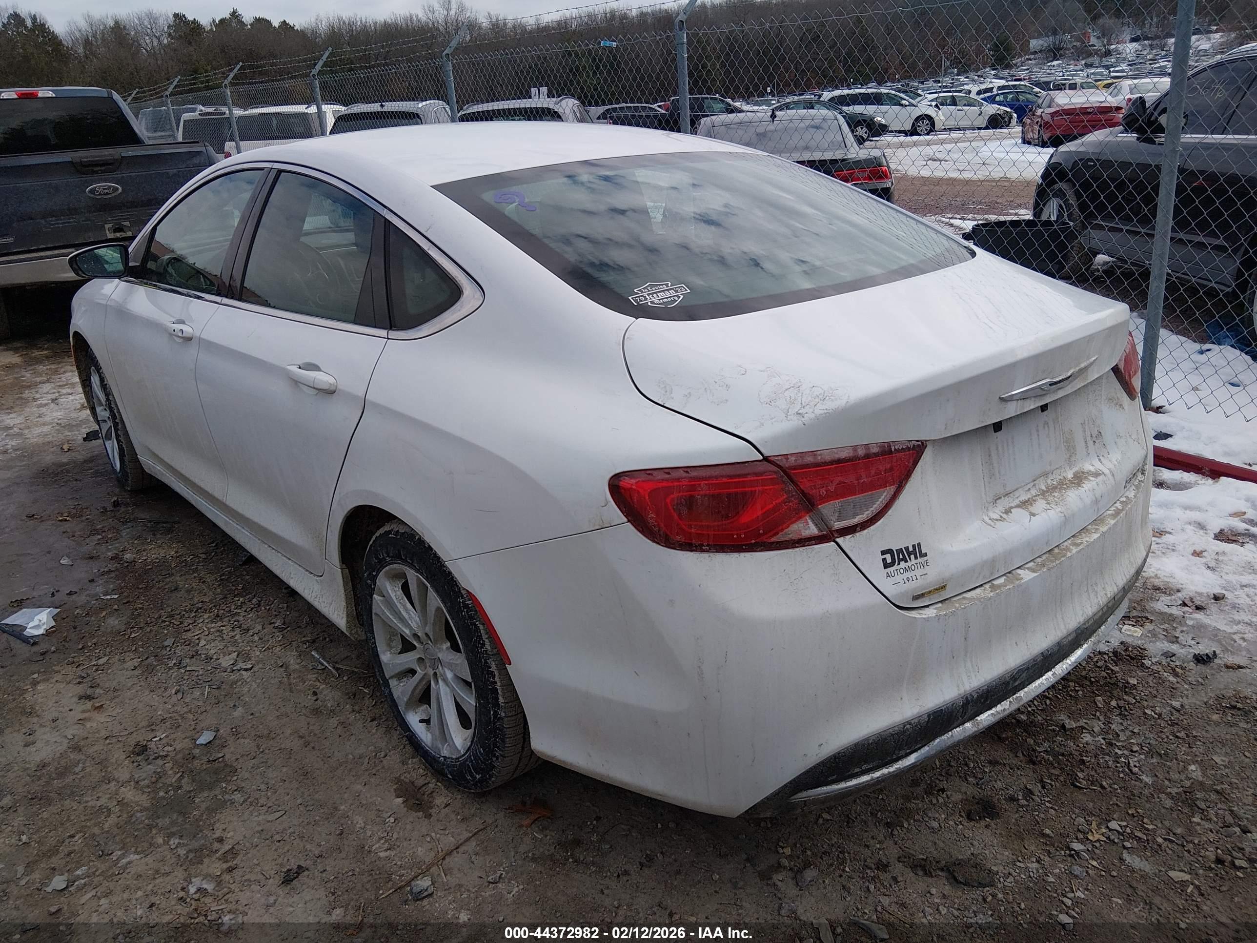 CHRYSLER 200 image 3