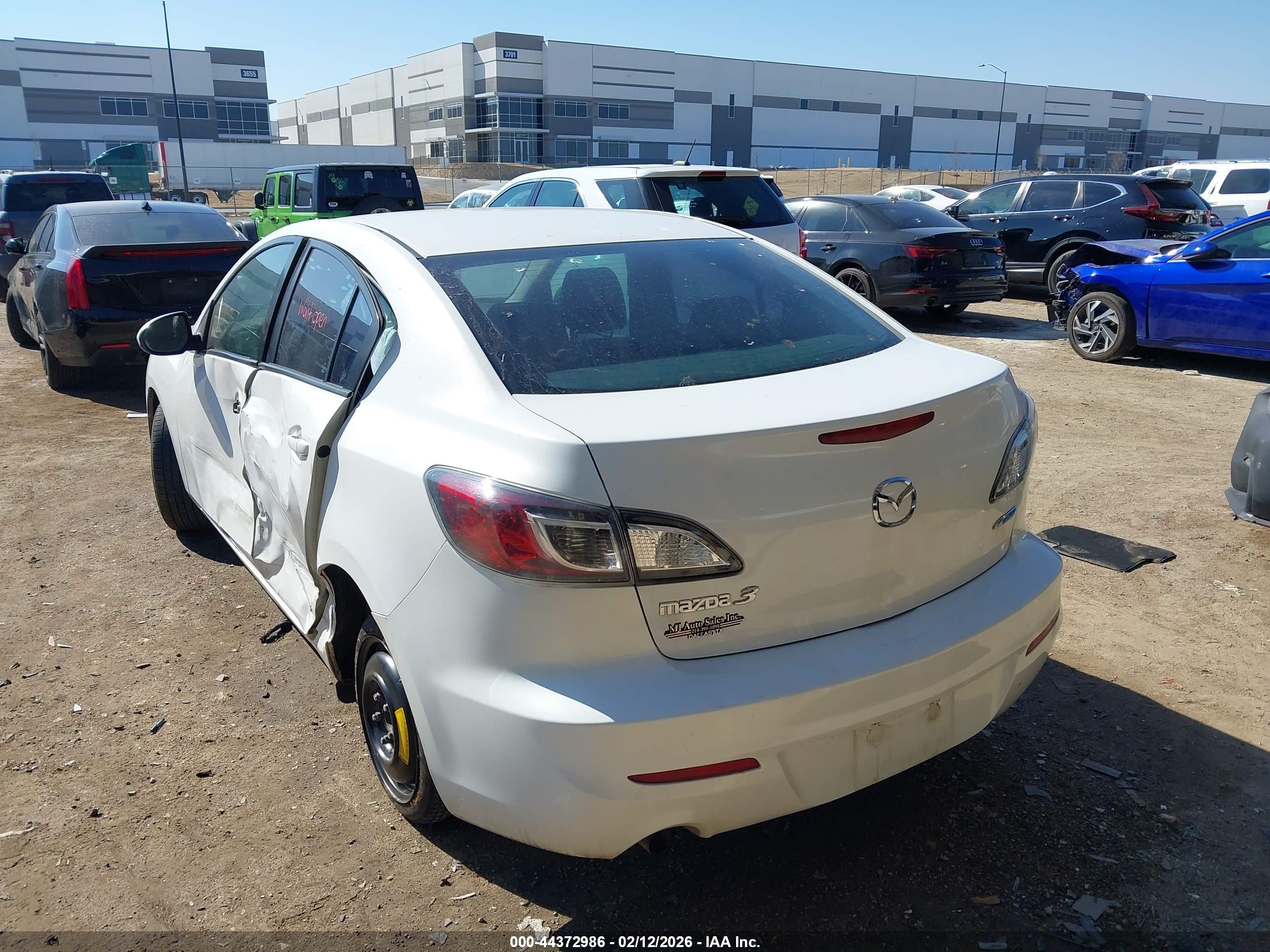 MAZDA MAZDA3 image 3