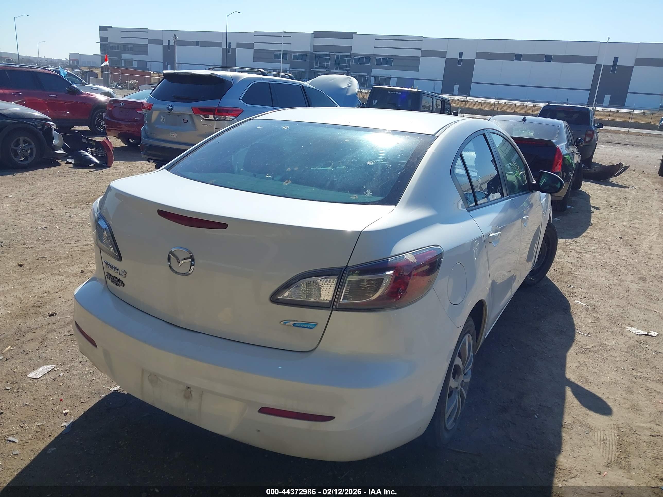 MAZDA MAZDA3 image 4