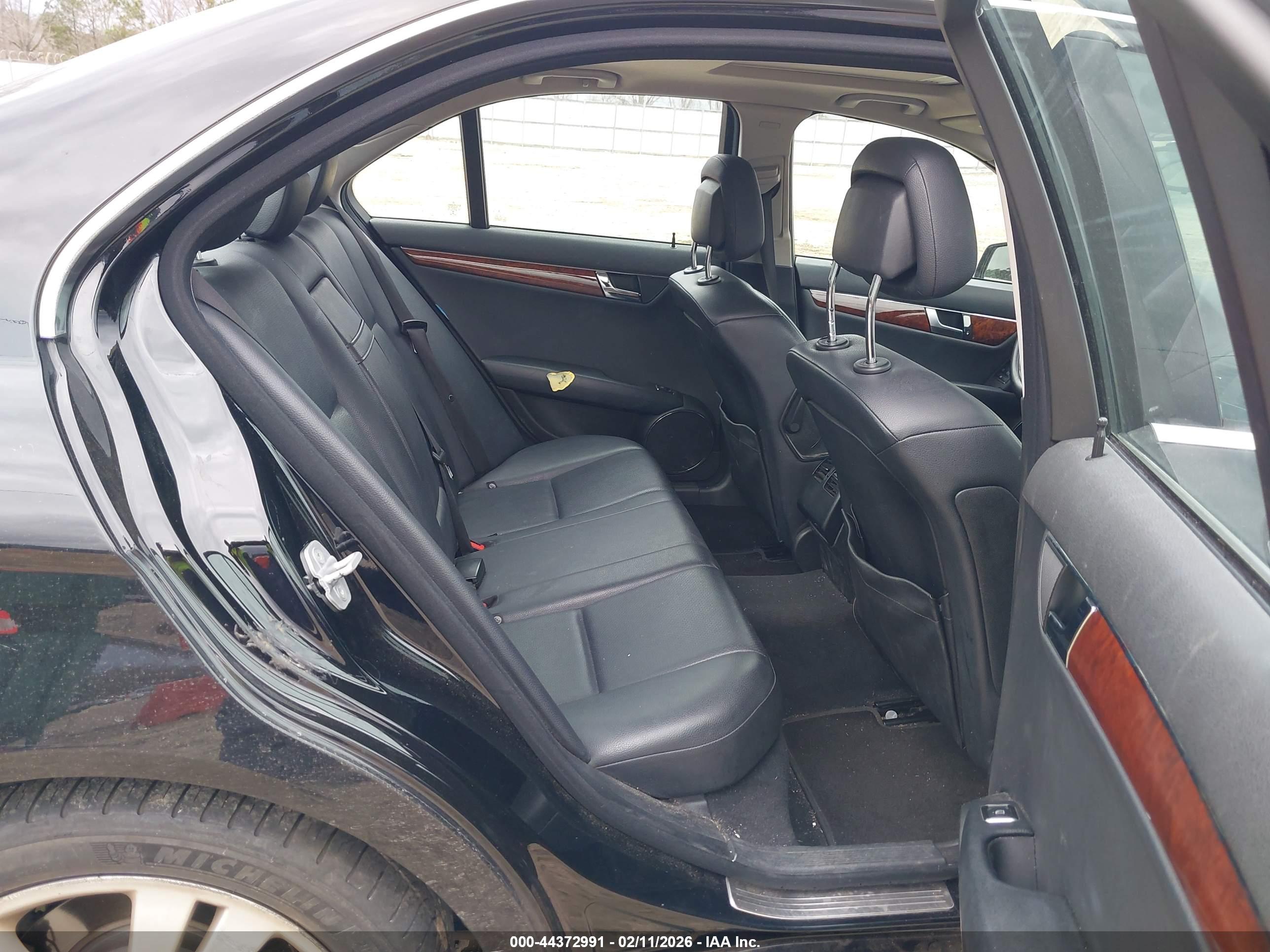 MERCEDES-BENZ C image 8