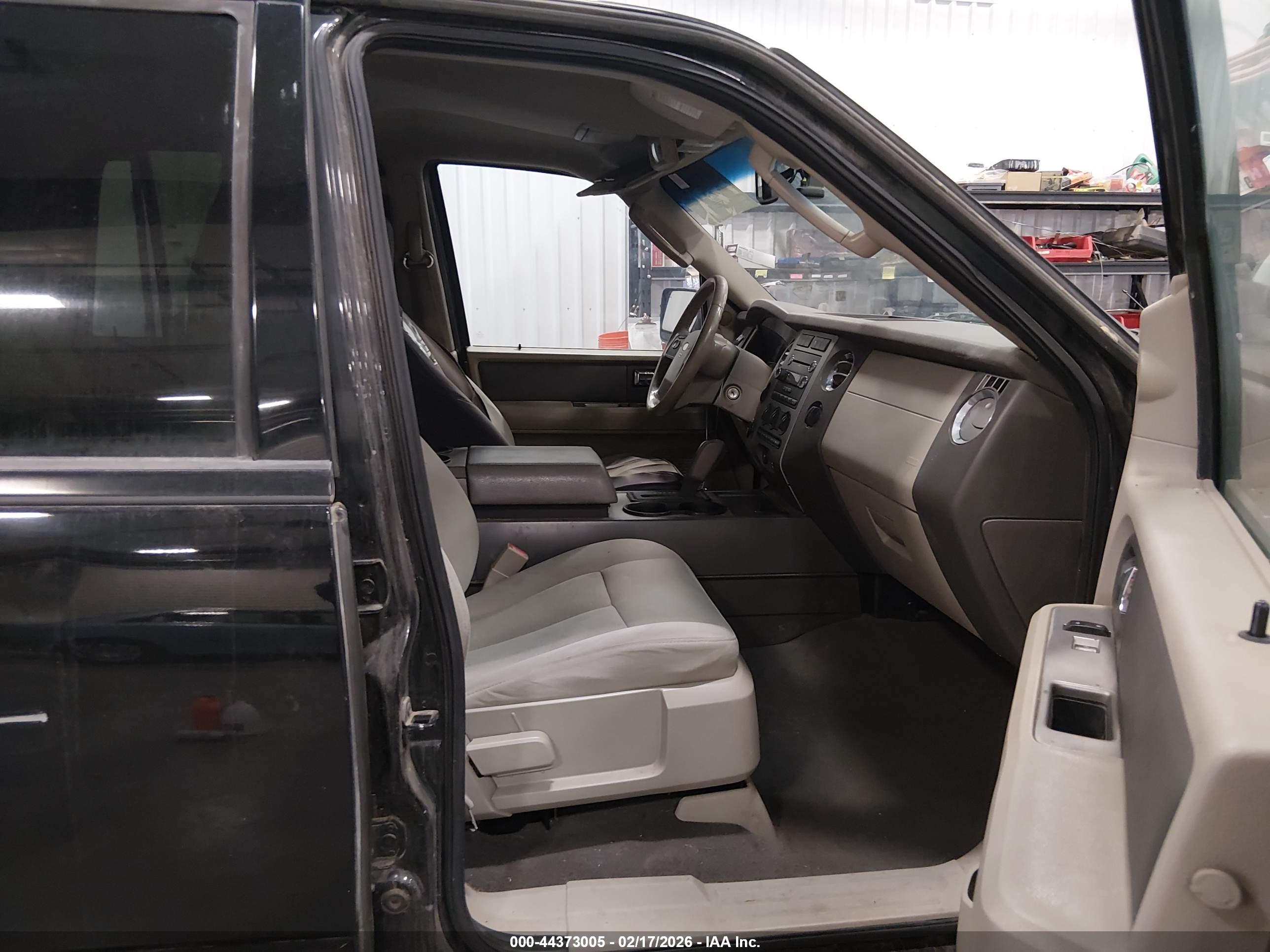 FORD EXPEDITION image 5
