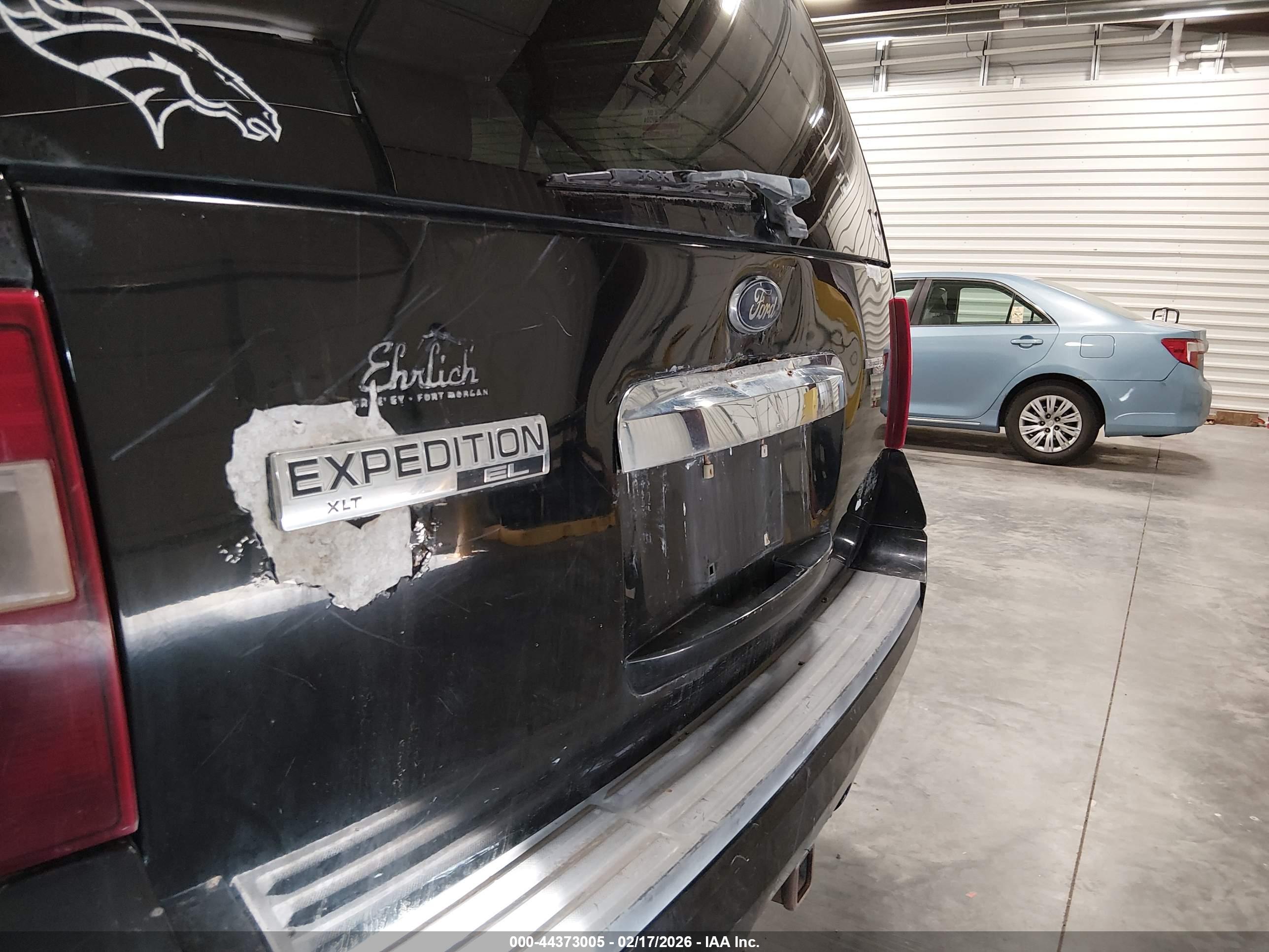 FORD EXPEDITION image 6