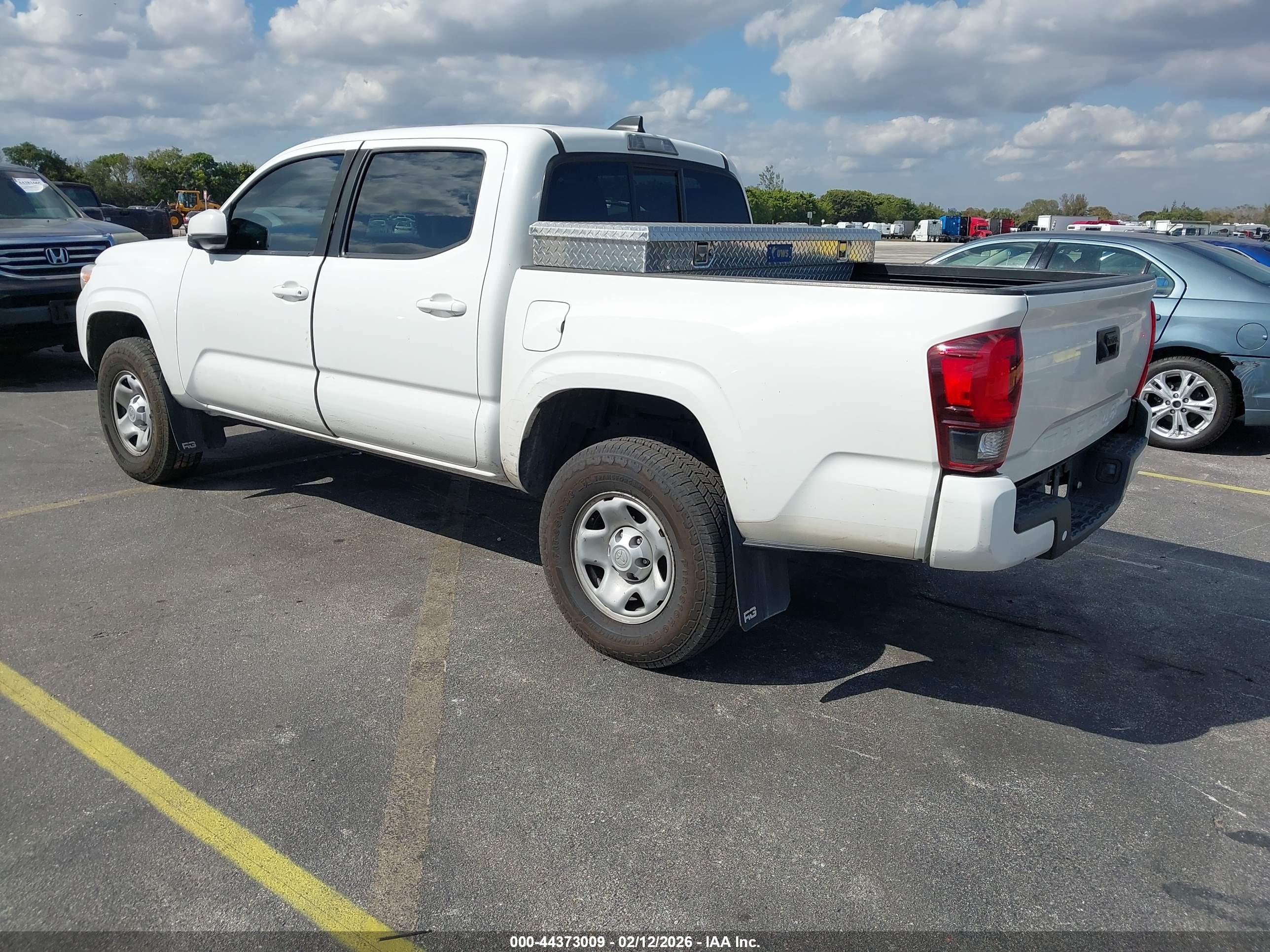 TOYOTA TACOMA image 3