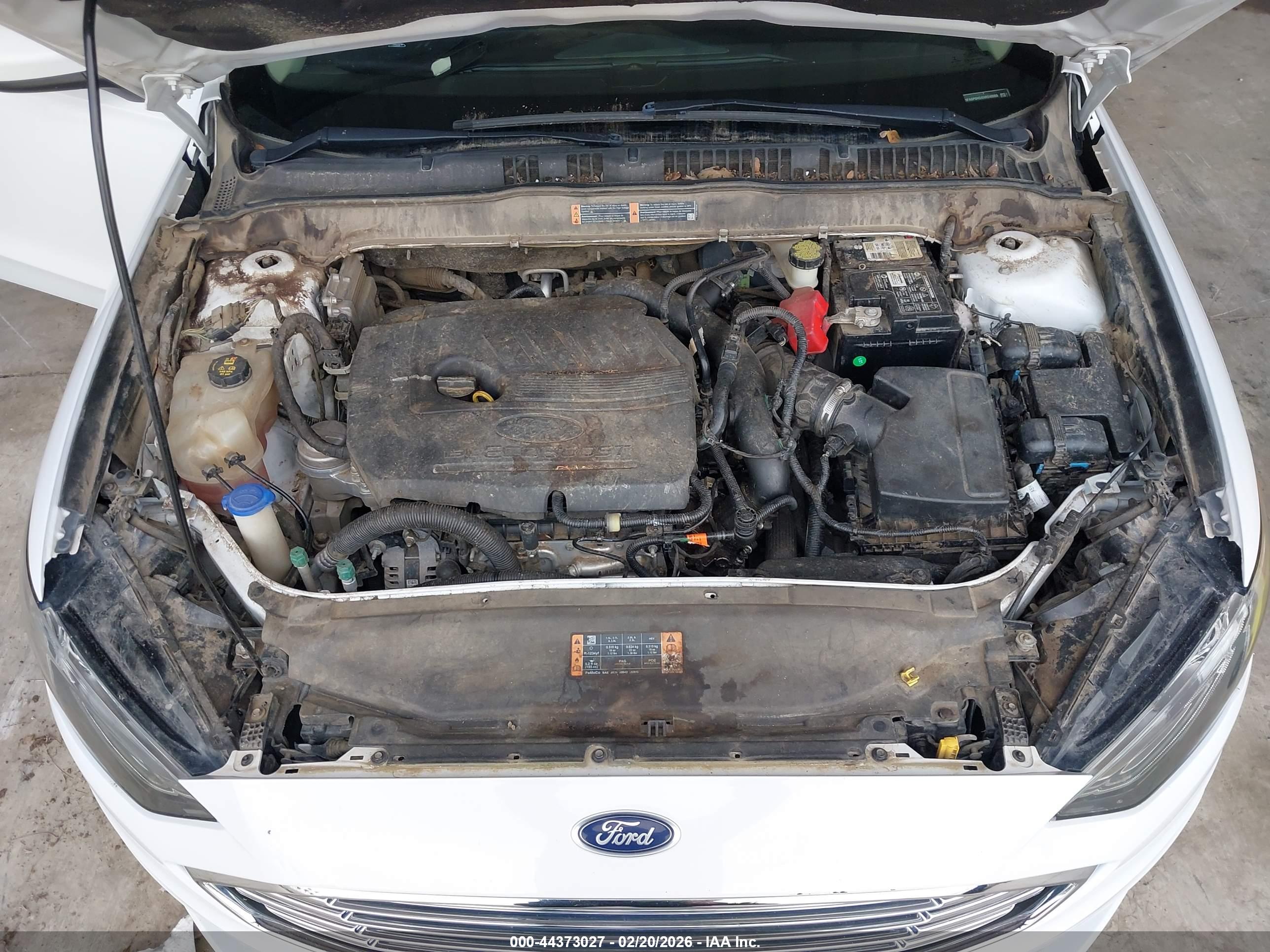 FORD FUSION image 10