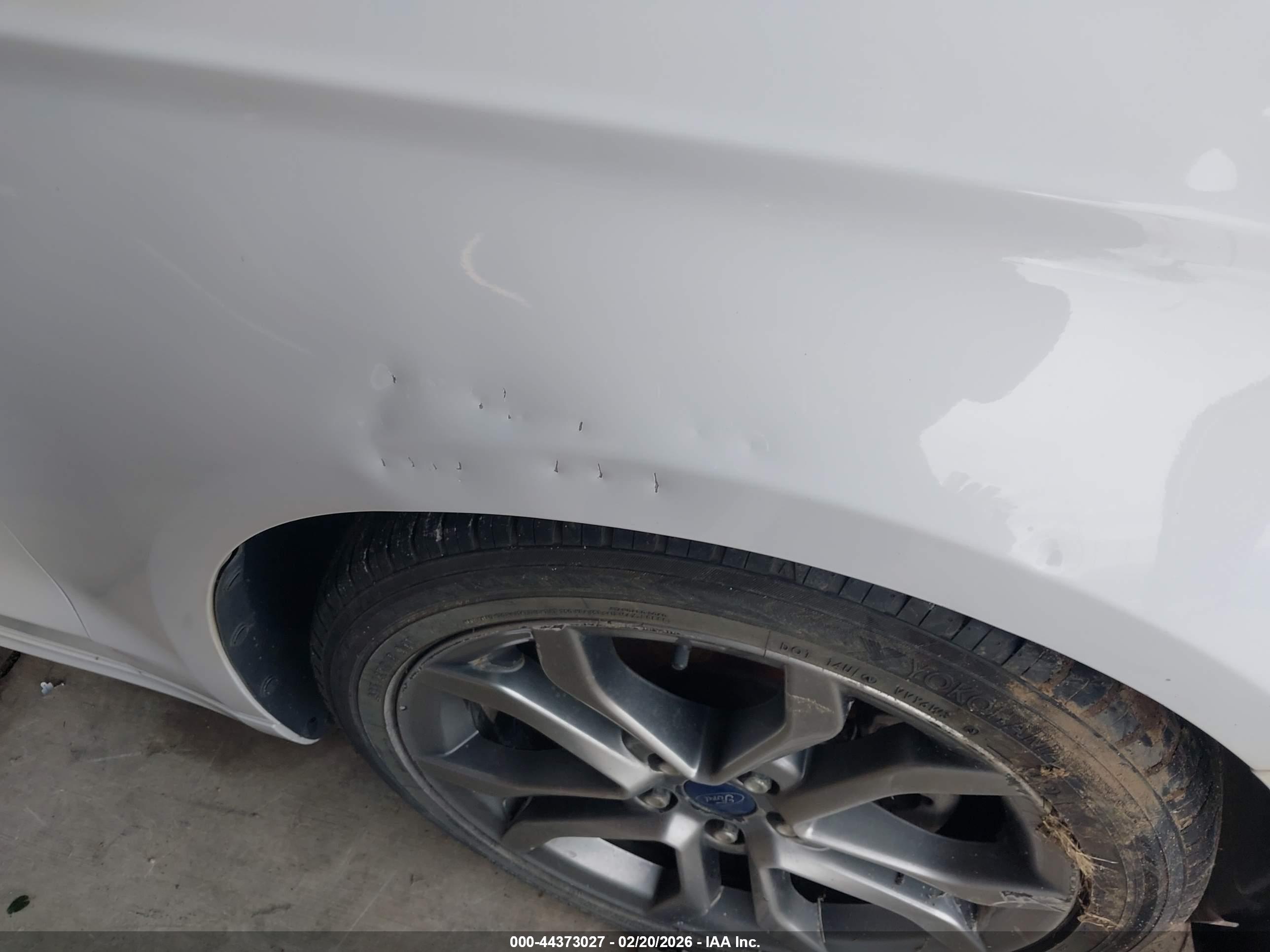 FORD FUSION image 6