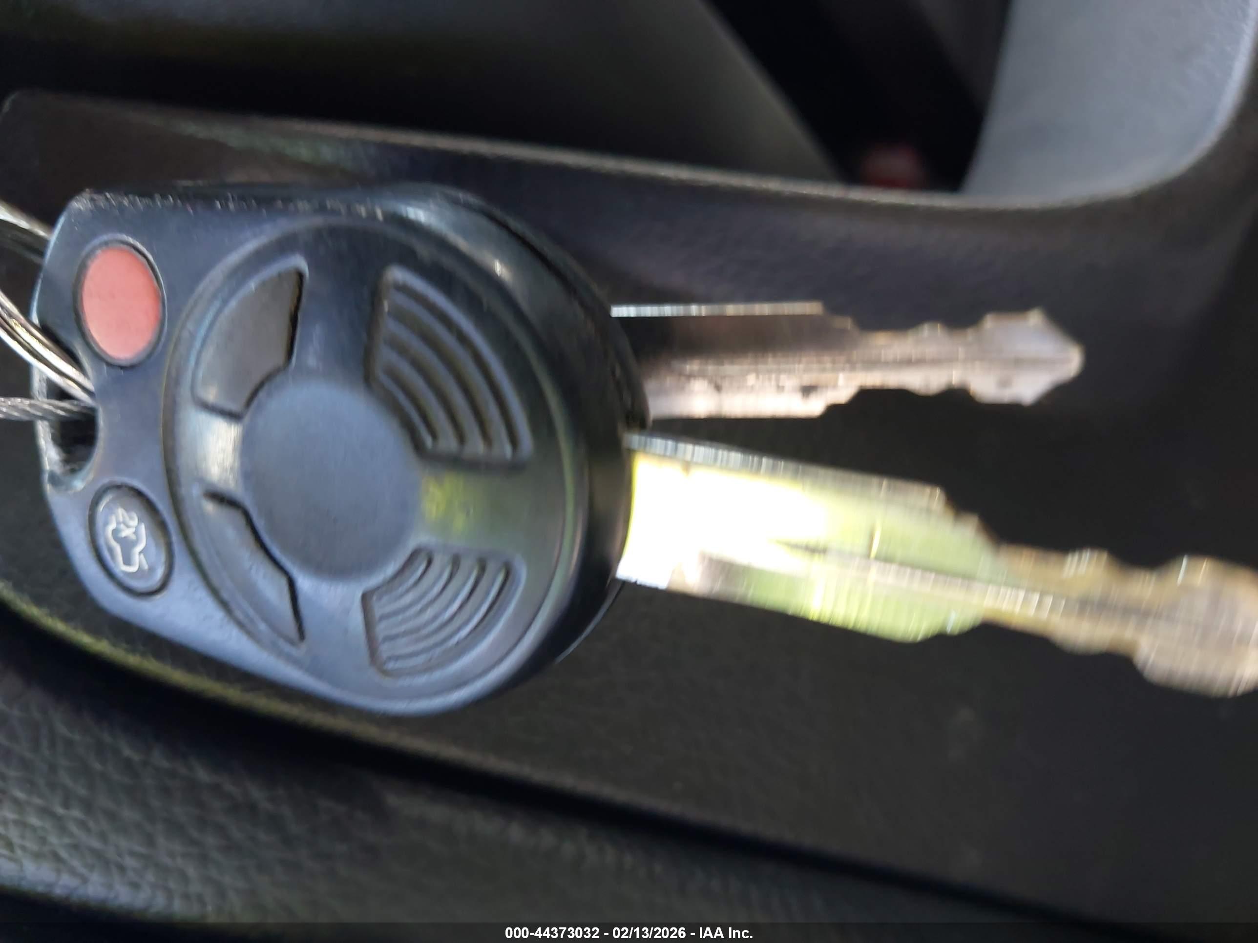 FORD FUSION image 11