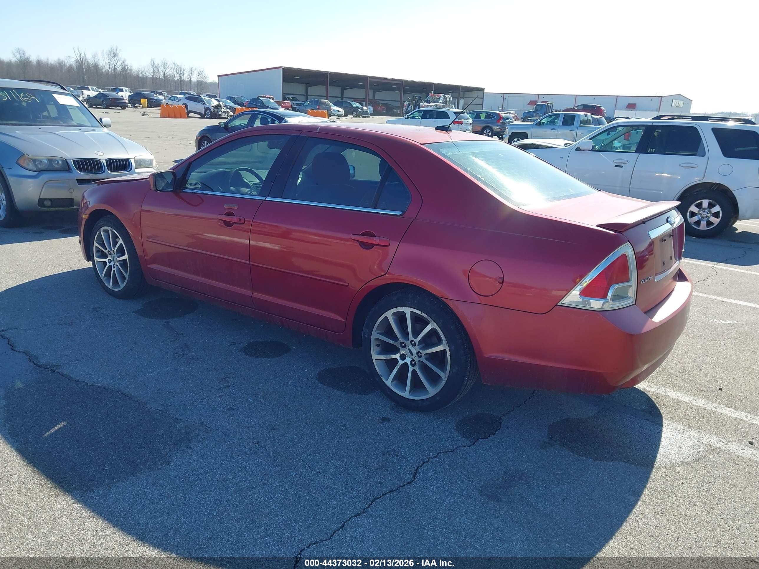 FORD FUSION image 3