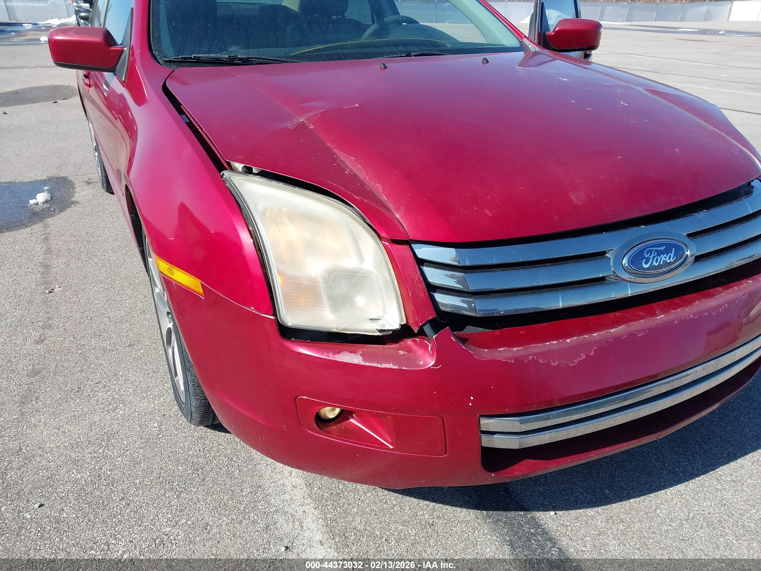 FORD FUSION image 6