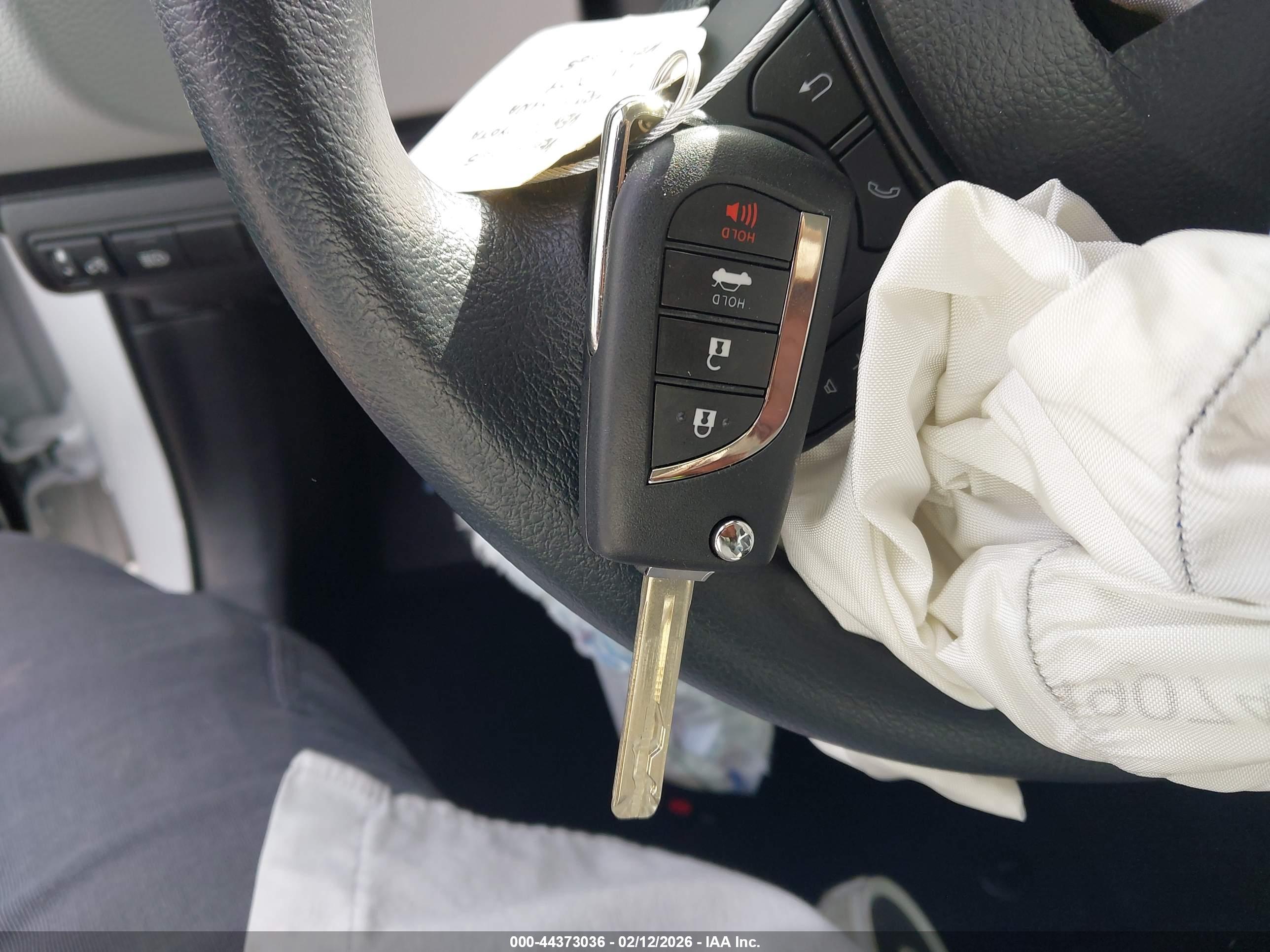TOYOTA COROLLA image 11