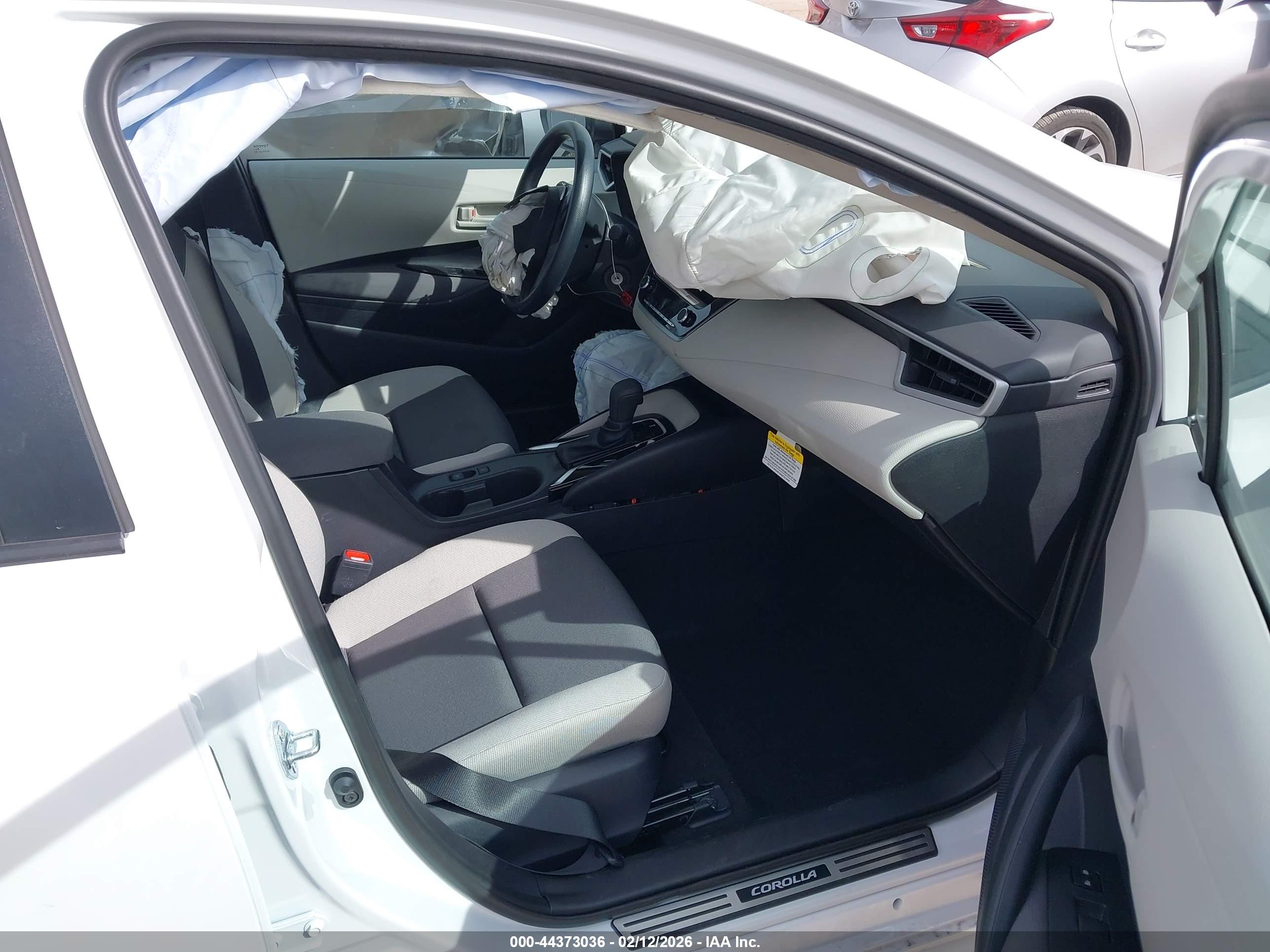 TOYOTA COROLLA image 5