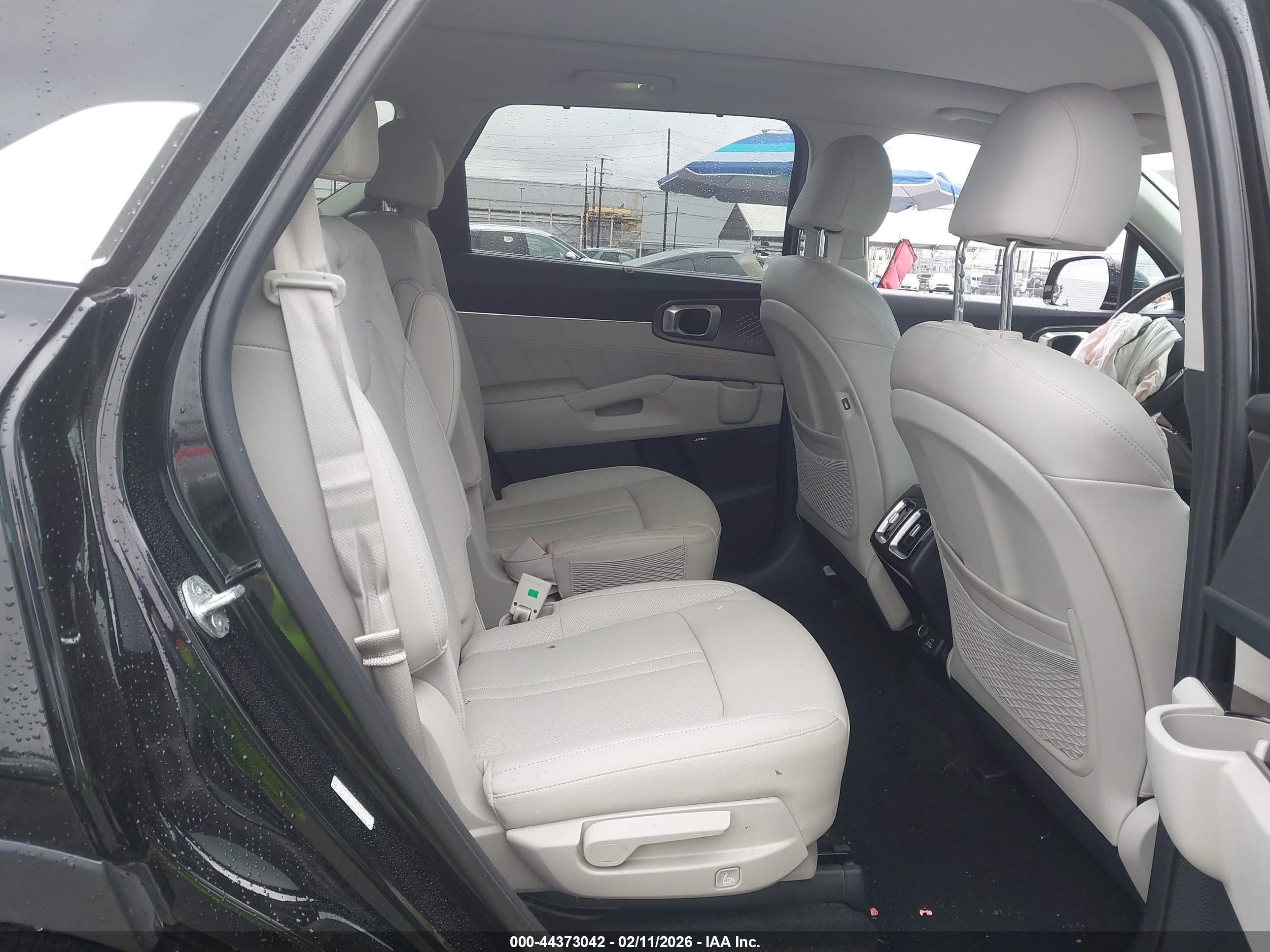 KIA SORENTO image 8