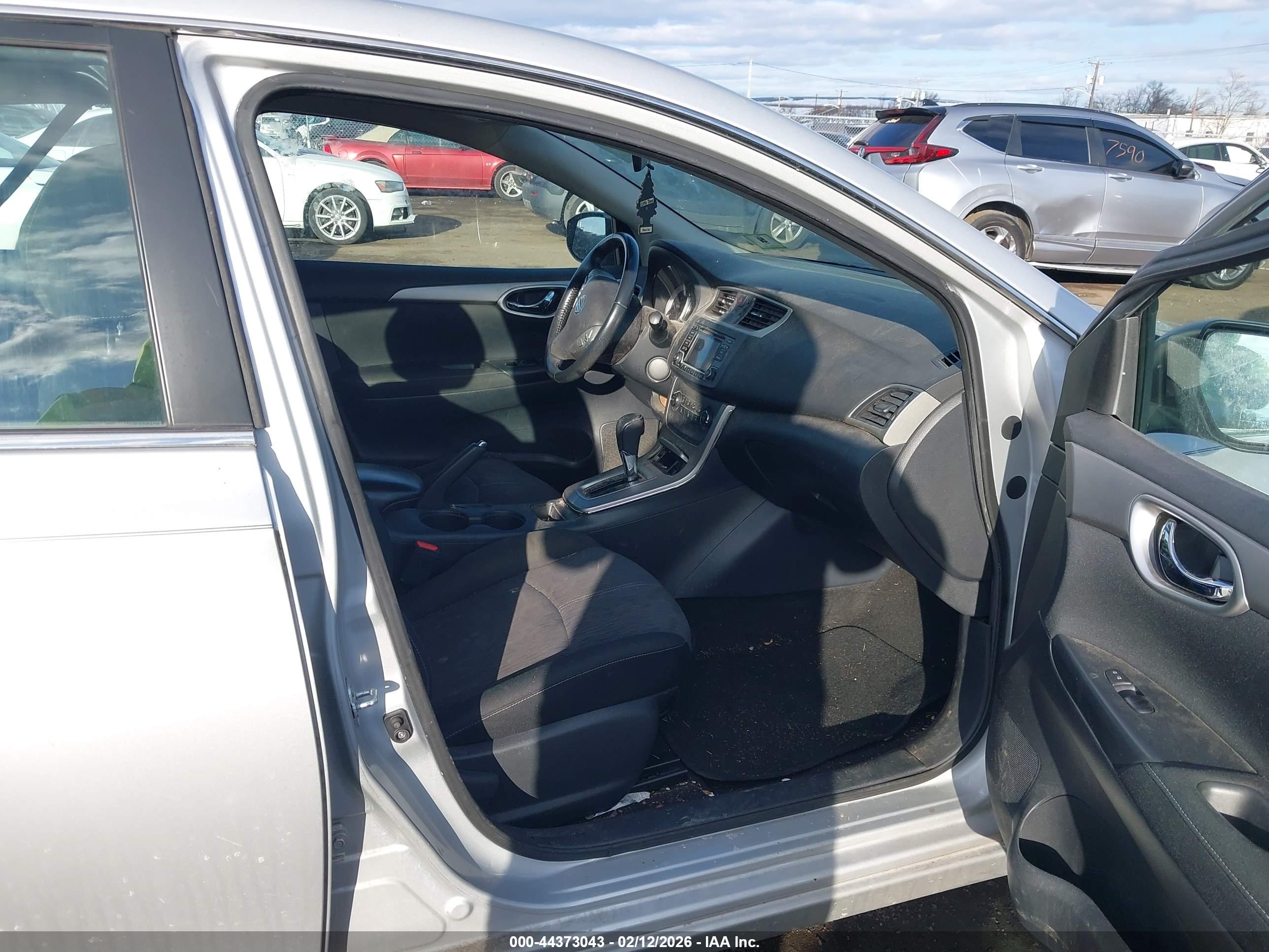 NISSAN SENTRA image 5