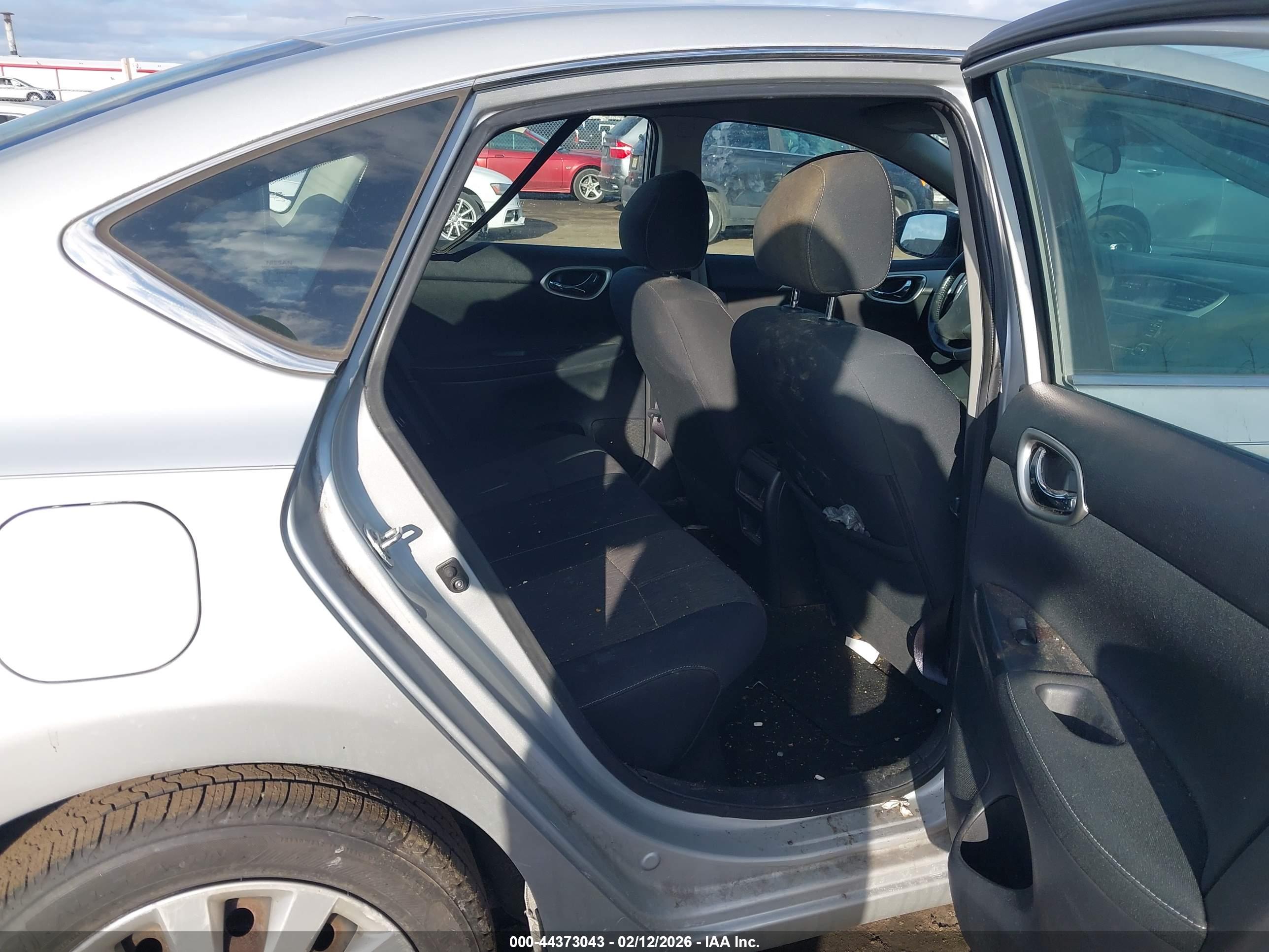 NISSAN SENTRA image 8