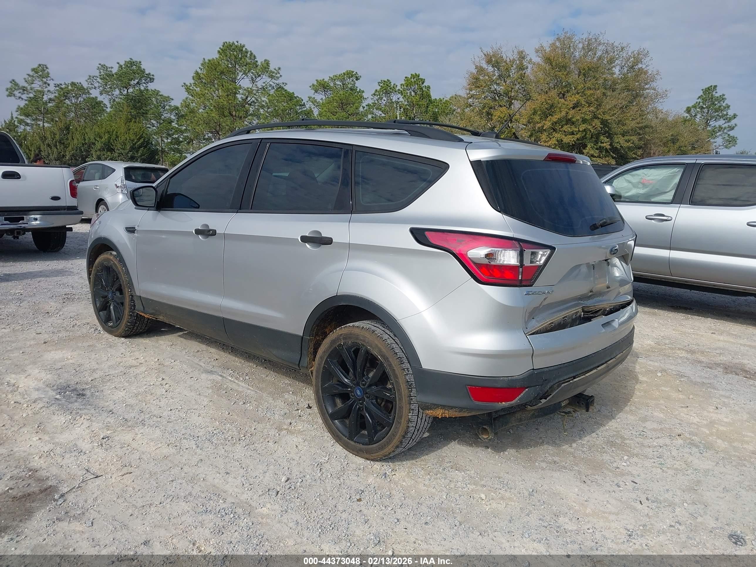 FORD ESCAPE image 3