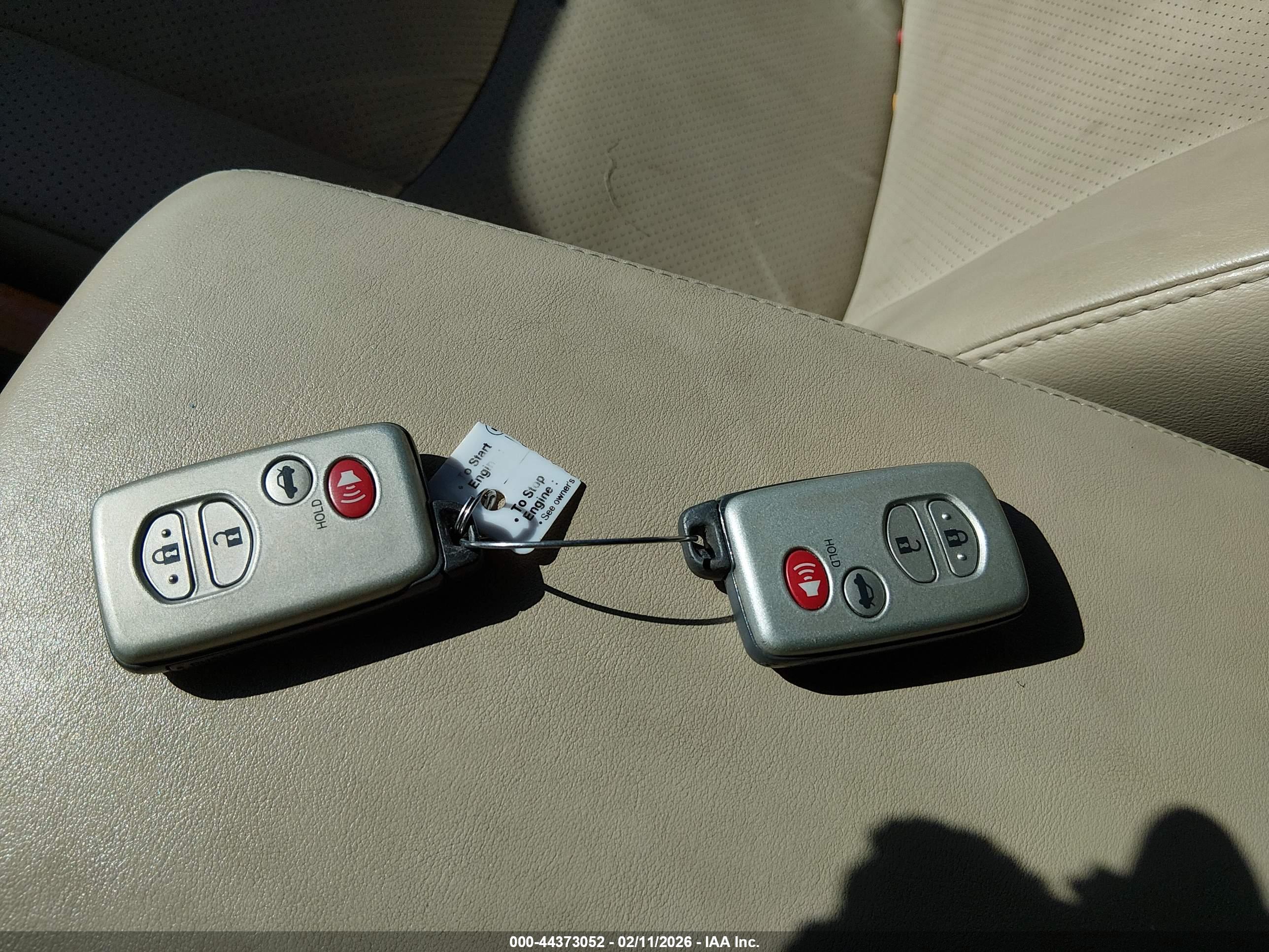 TOYOTA AVALON image 11
