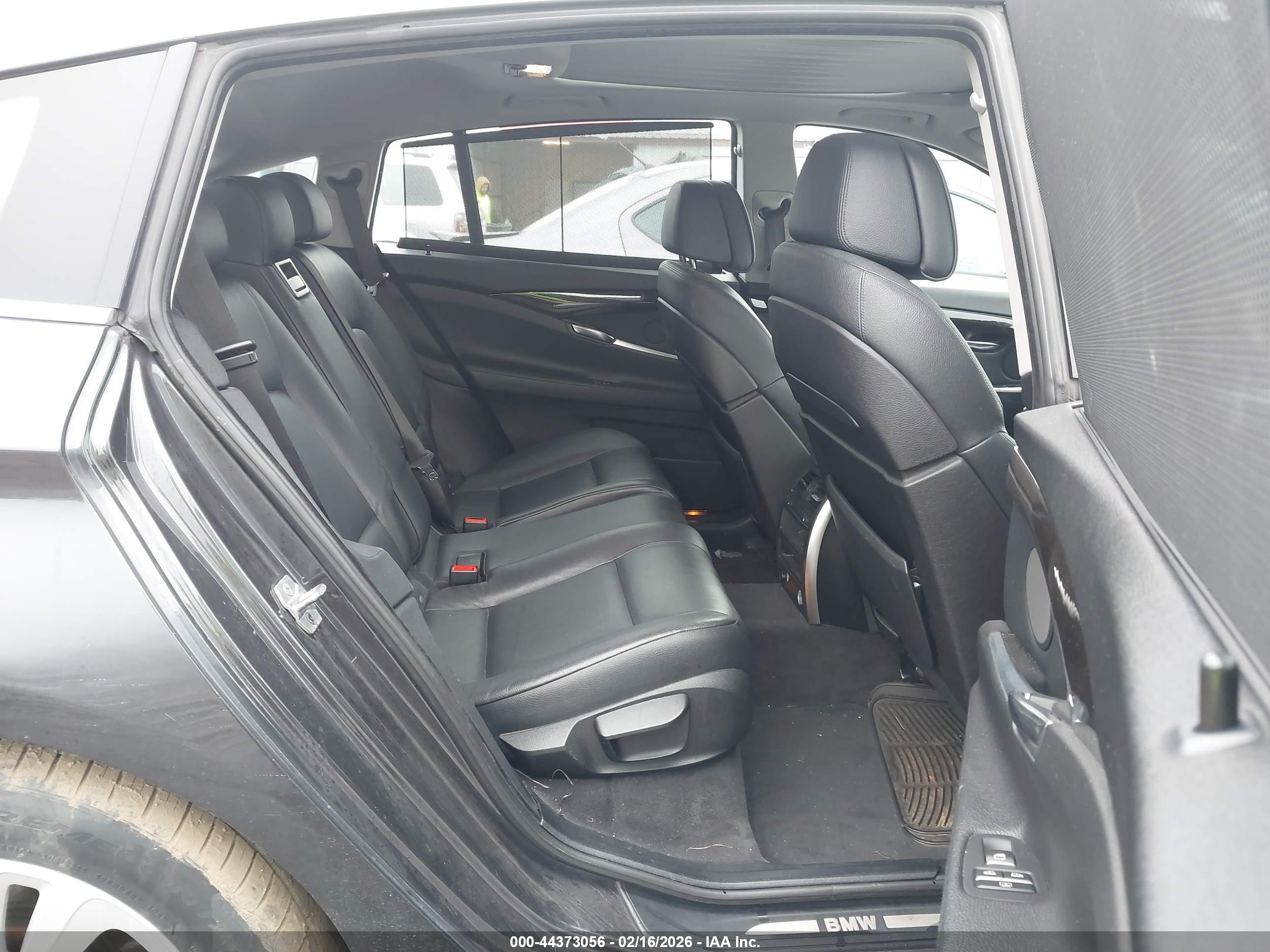 BMW 535I image 8
