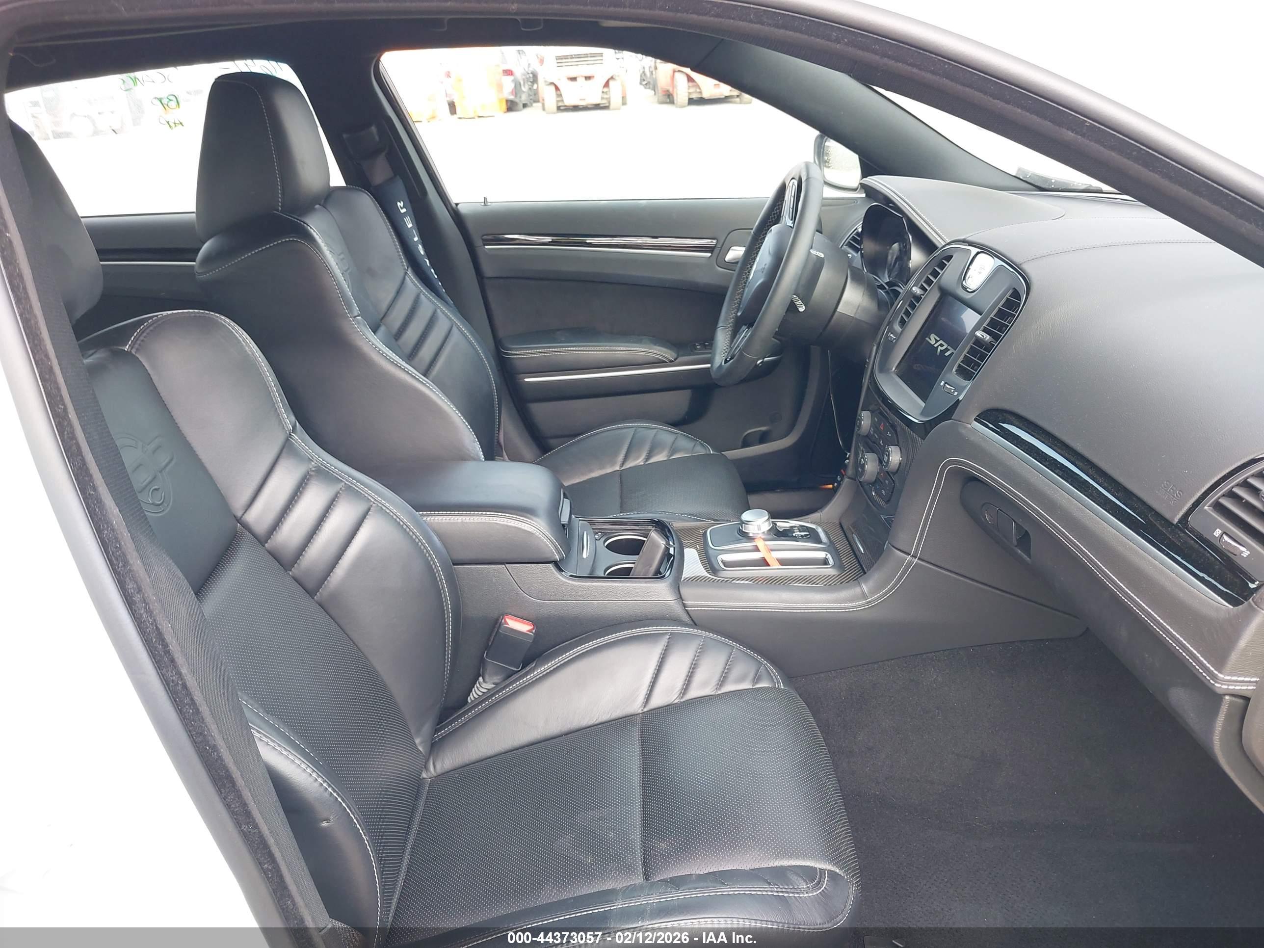 CHRYSLER 300 image 5