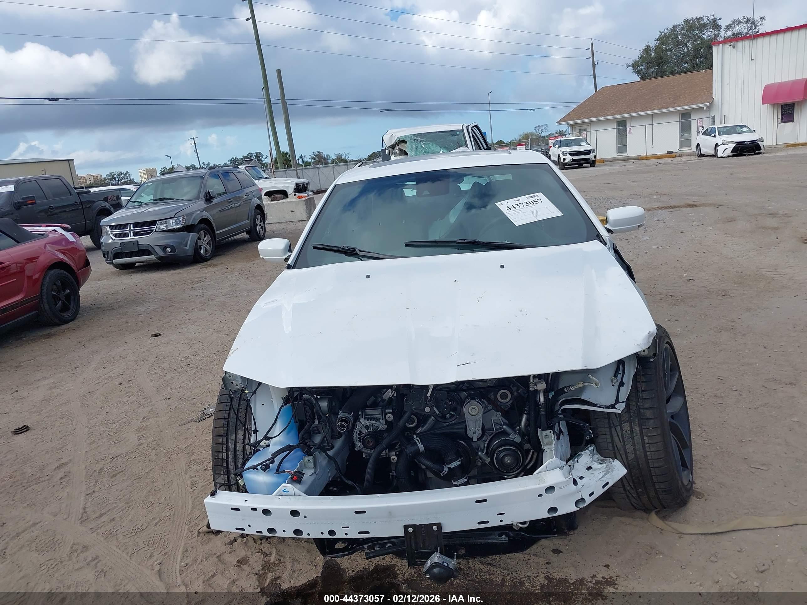 CHRYSLER 300 image 6