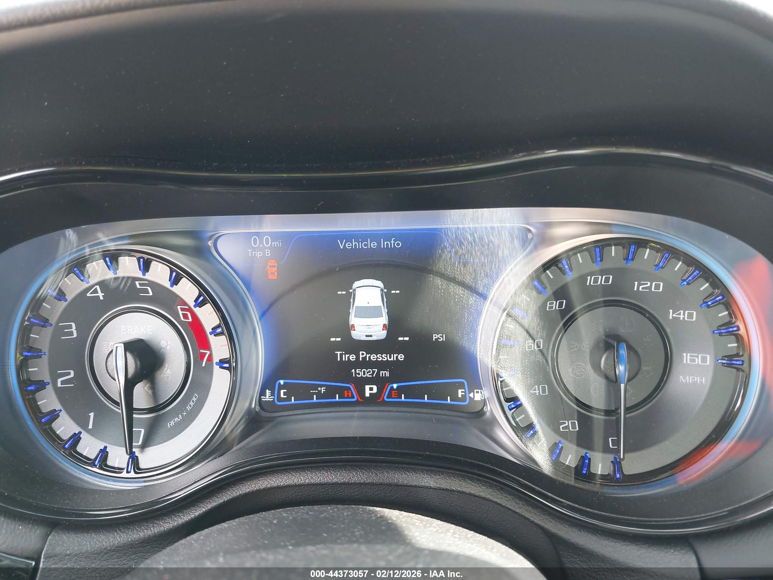 CHRYSLER 300 image 7