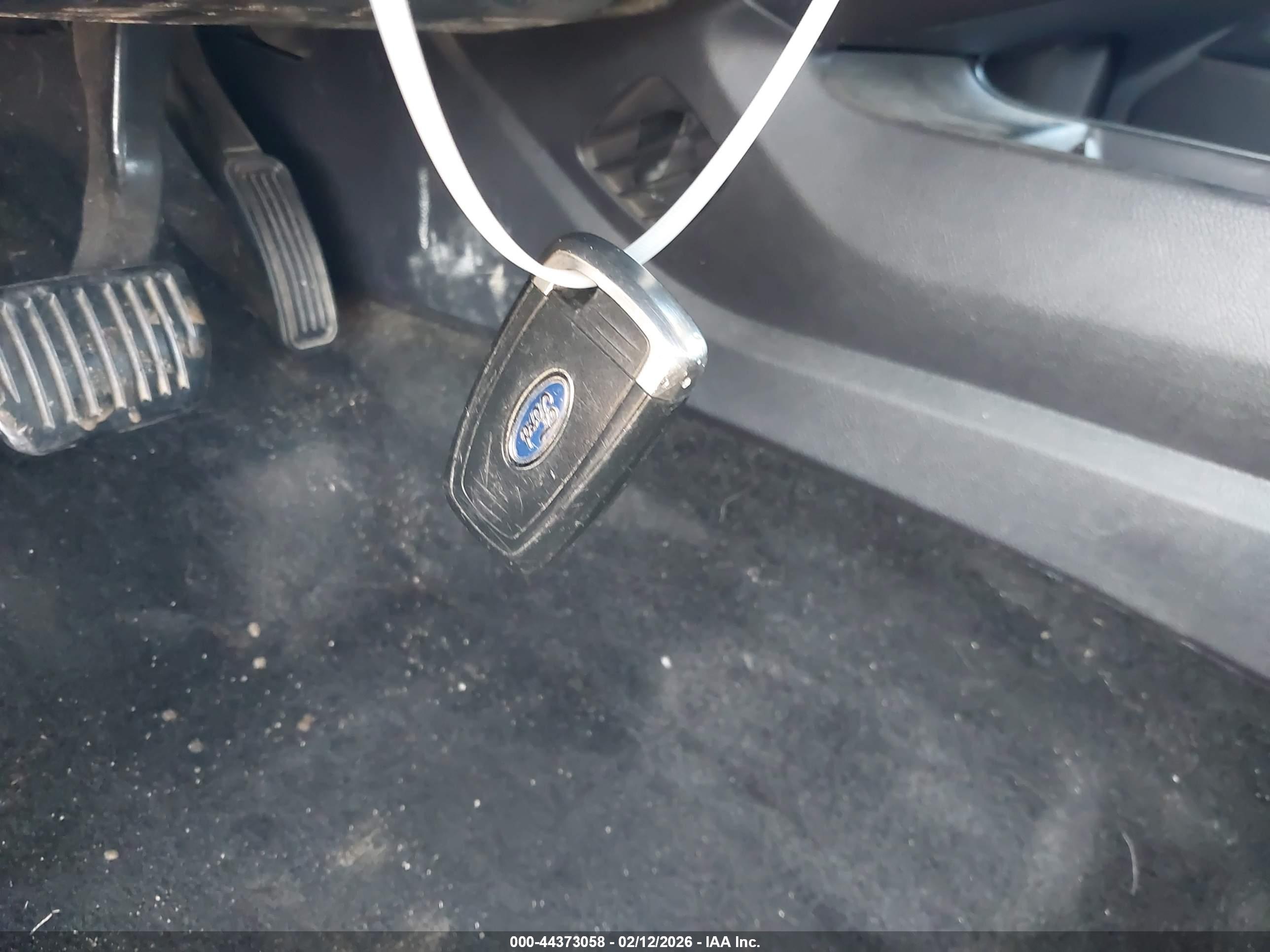 FORD FUSION image 11