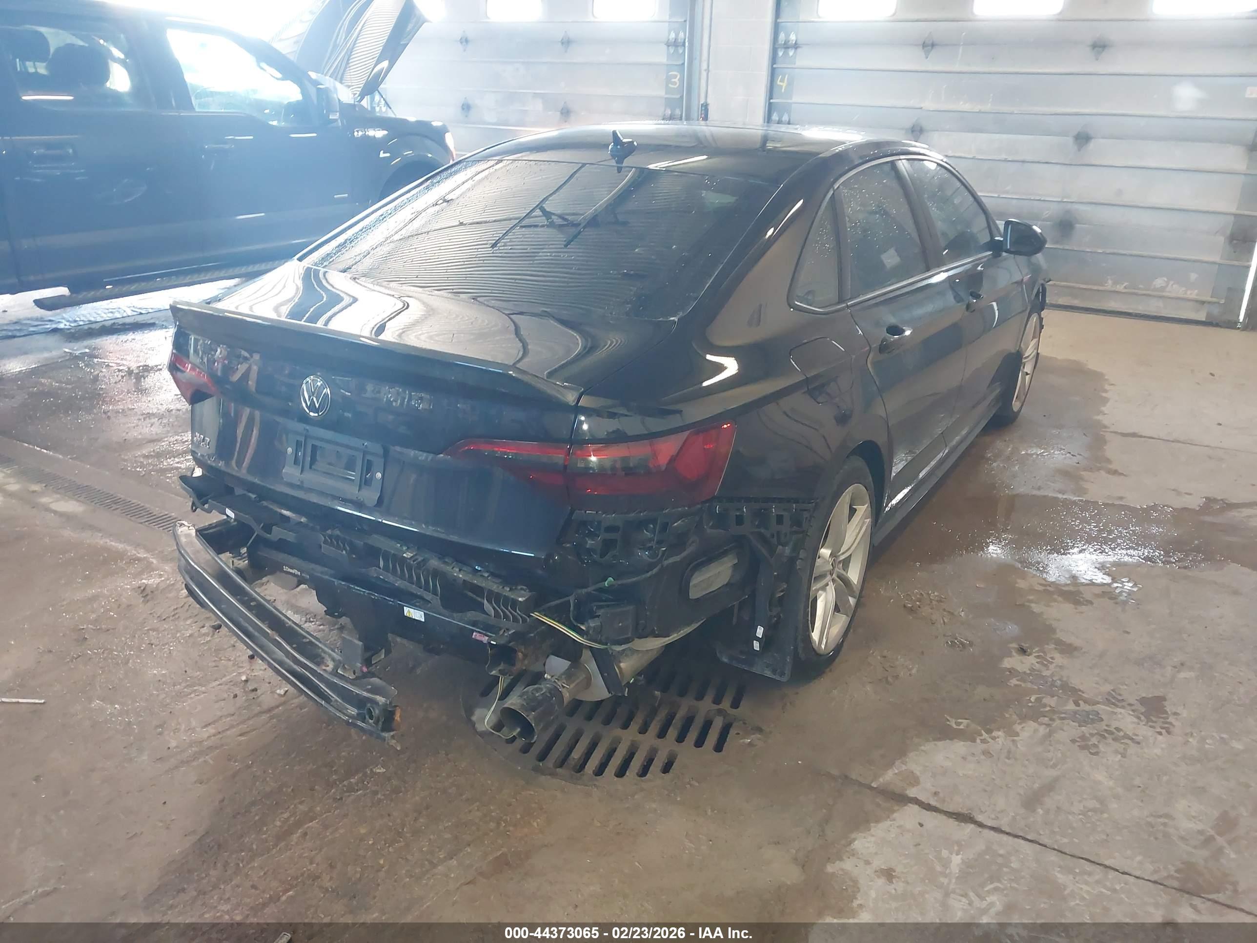 VOLKSWAGEN JETTA image 4